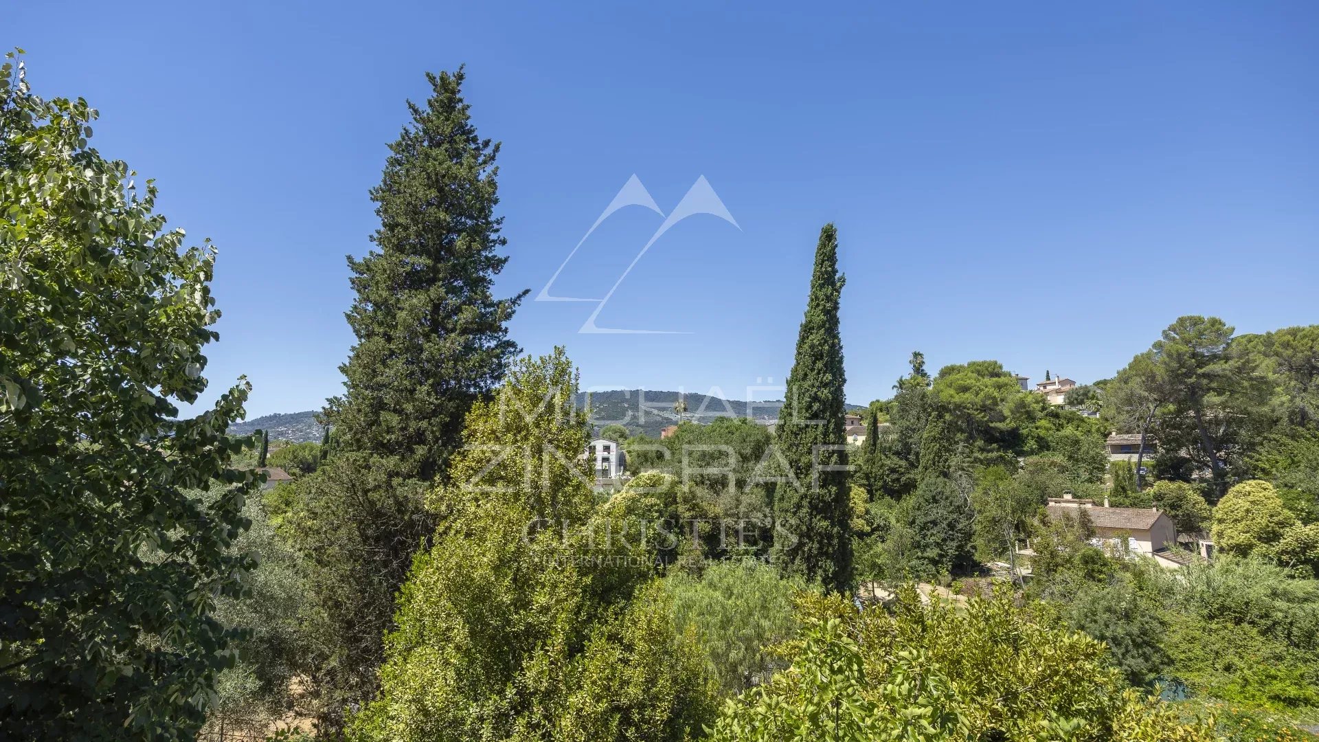 In der Nähe von Cannes West – Authentisches Steinhaus auf einem Grundstück von über 1,3 Hektar