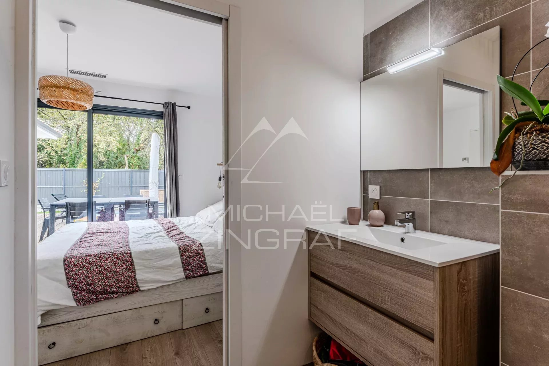 À deux pas du Bassin, une villa moderne prête à vivre