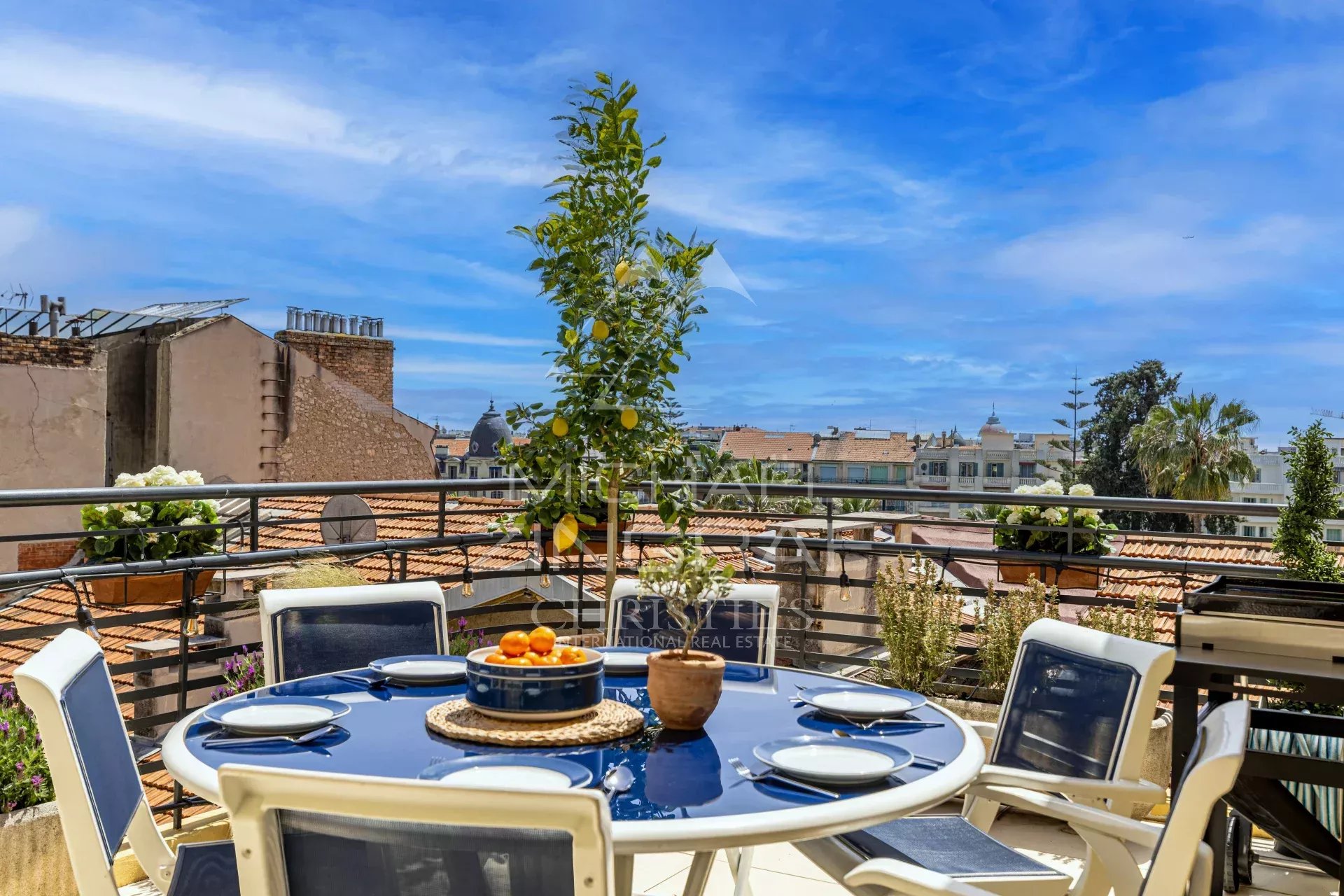 Exceptional Penthouse with Panoramic Terraces – Nice City Centre
