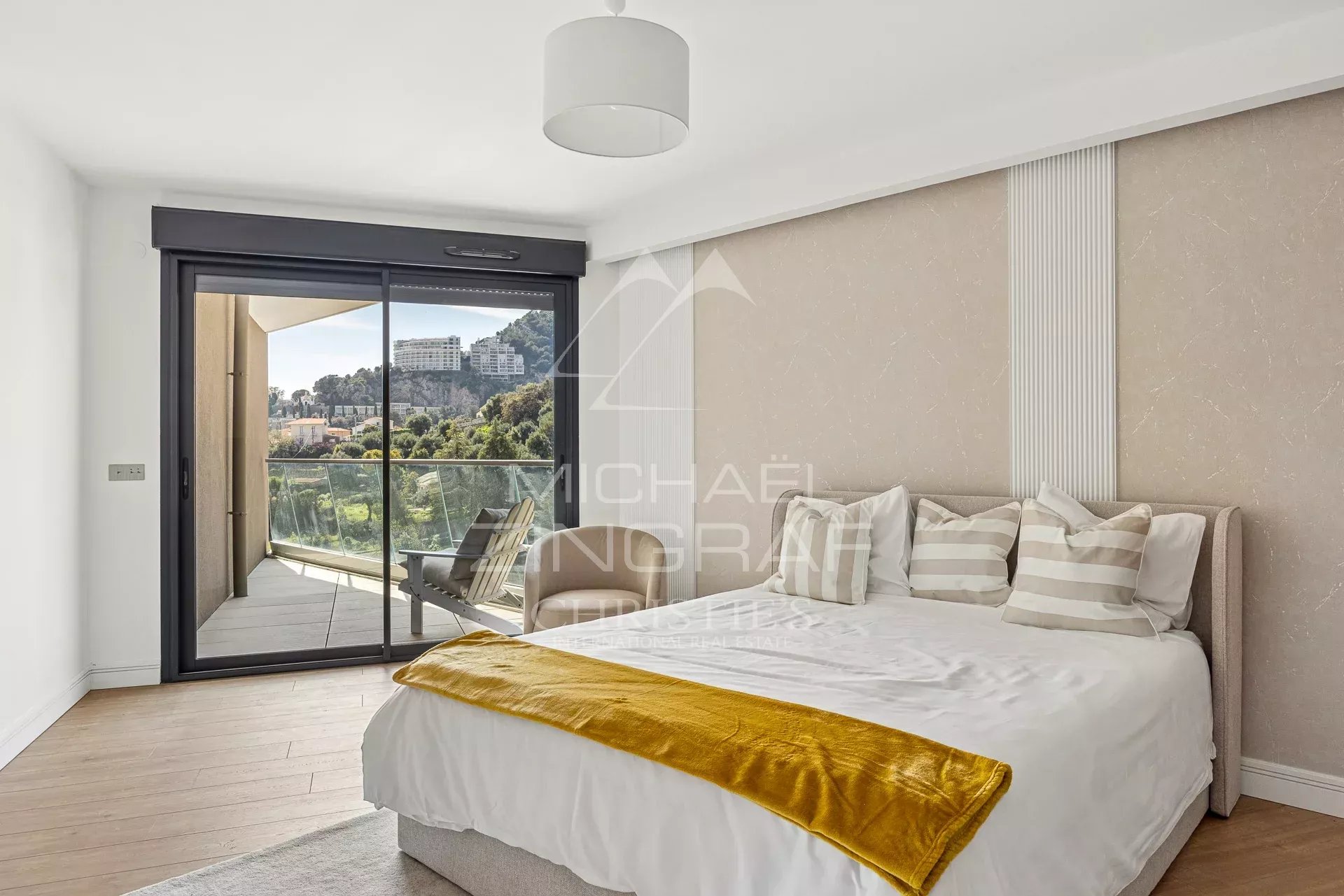 Beausoleil Wohnung mit Meerblick in einem neuen Gebäude