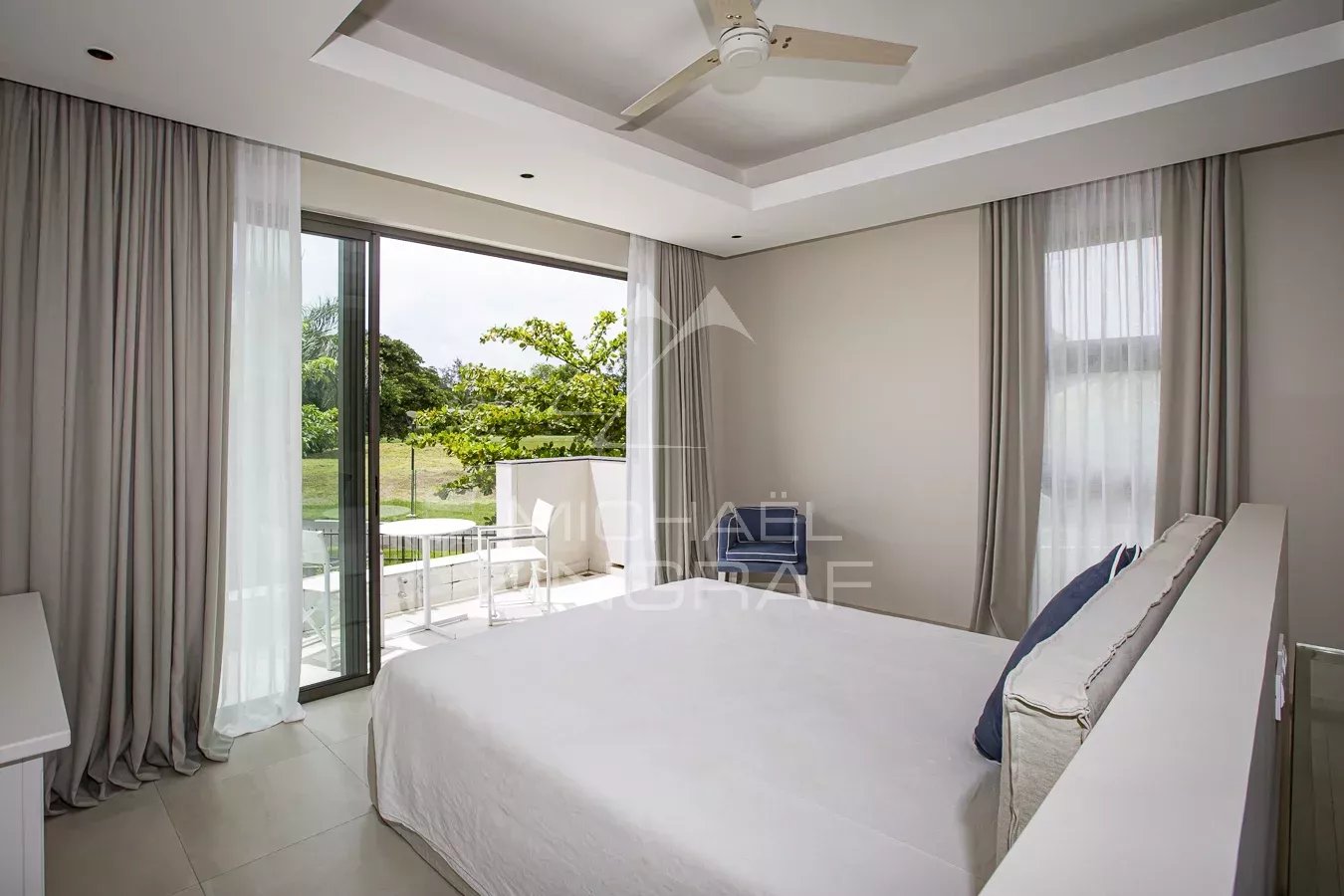 Außergewöhnliche Villa im Herzen des Wohnviertels The Gardens