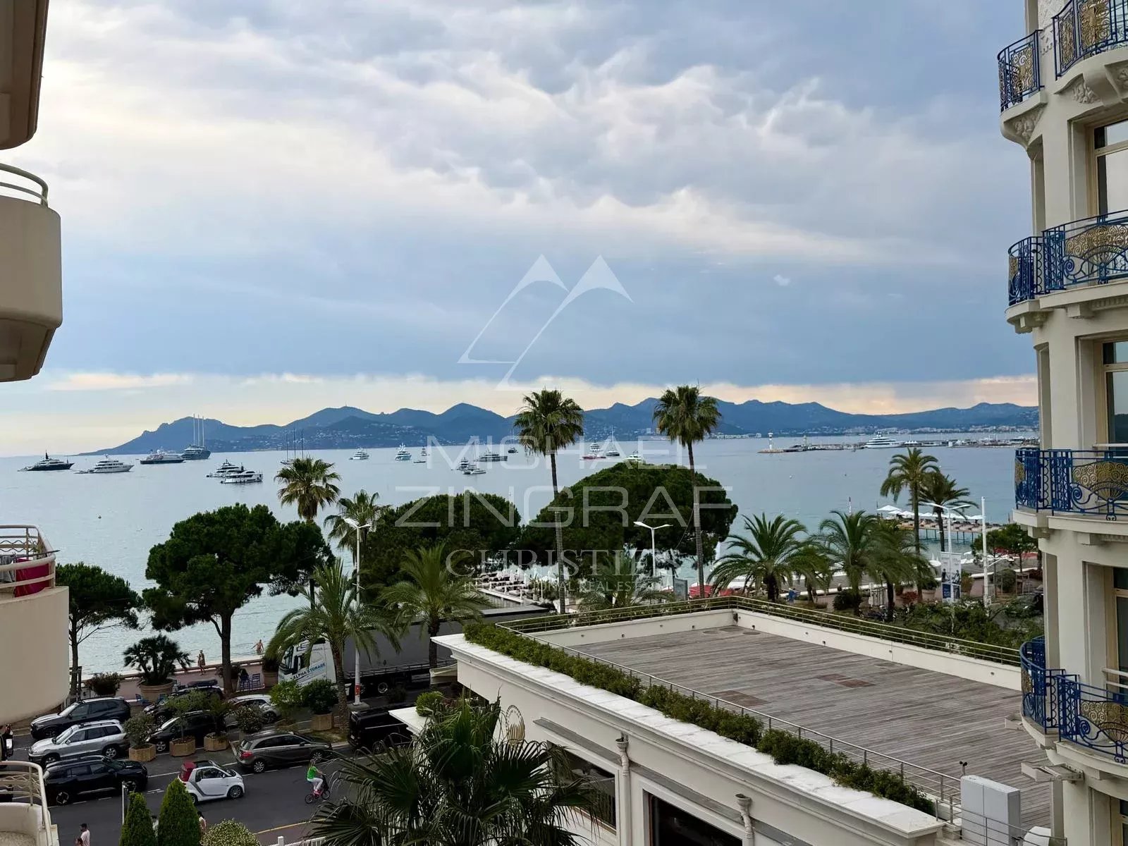 Cannes – In der Nähe der Croisette – Außergewöhnliches Studio mit Balkon, Meerblick und Garage