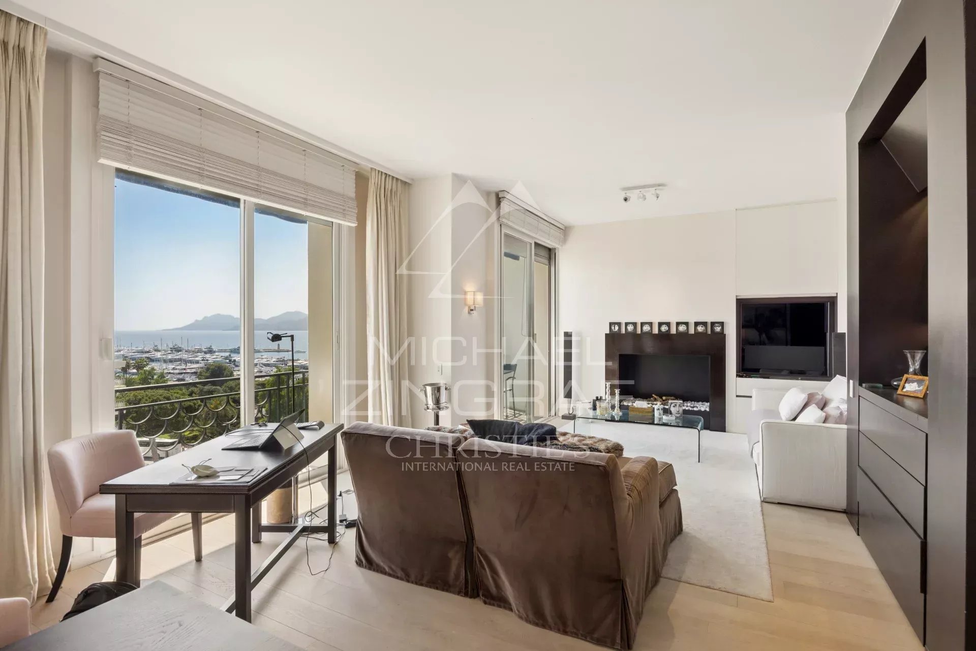 Cannes – Croisette – Penthouse with 120 sqm Rooftop Terrace