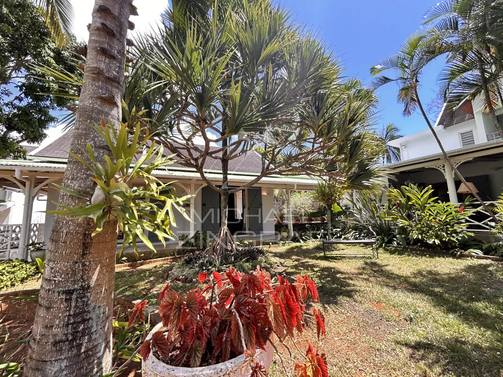 Colonial-Style Villa in Pointe aux Canonniers