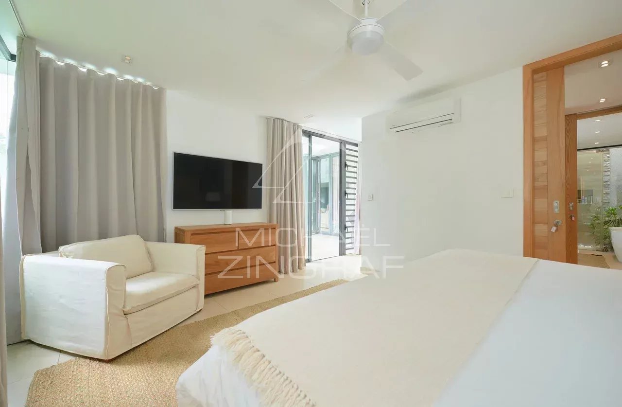 Villa avec piscine dans une résidence sécurisée à Péreybère