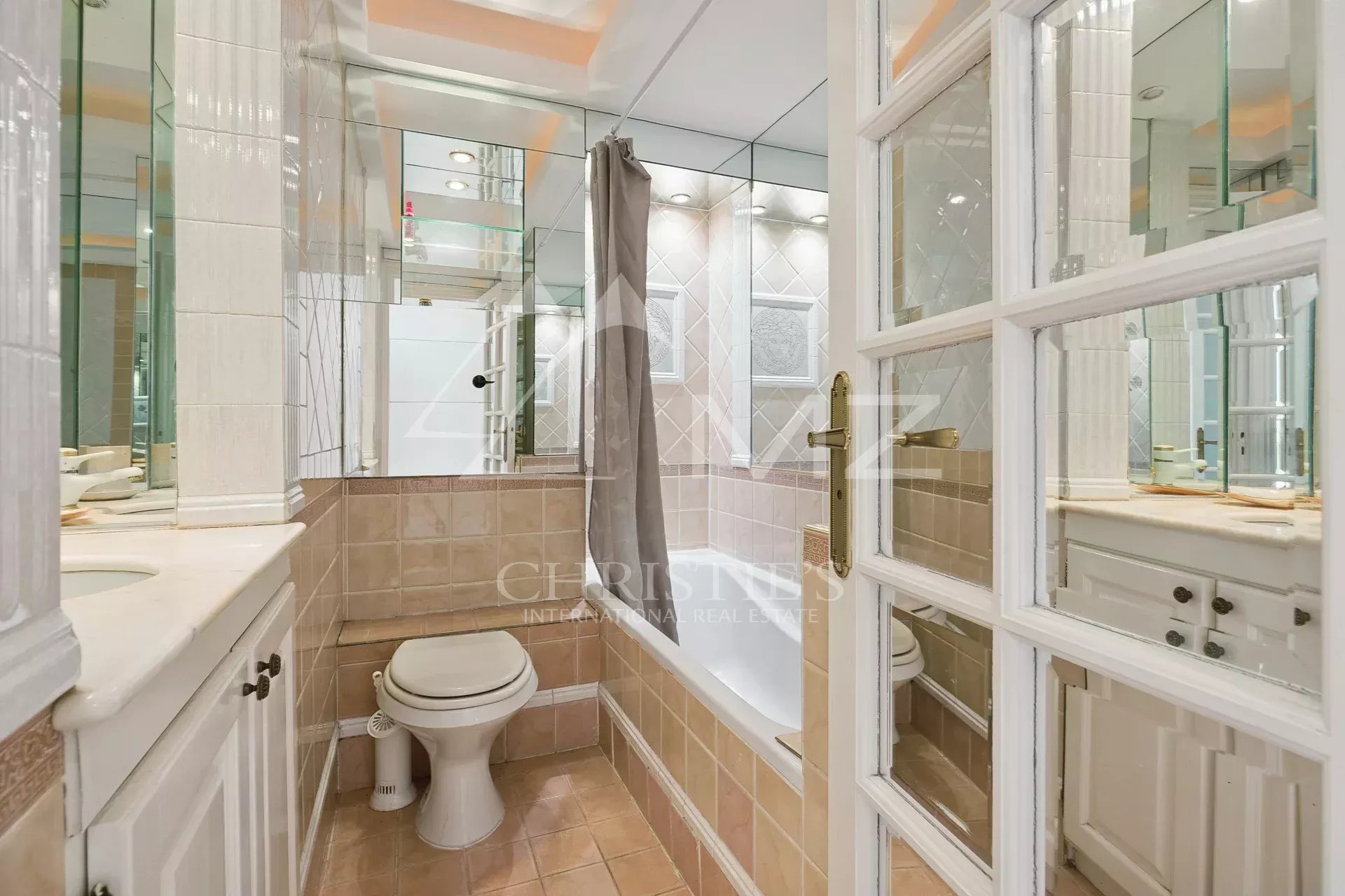 Superbe 4 pièces vue mer dans résidence de Prestige