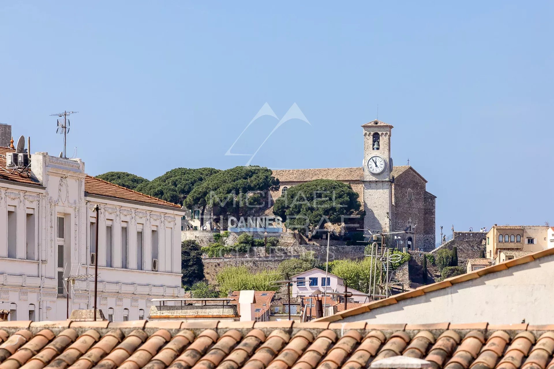 Vierzimmer-Wohnung mit Durchgang im Herzen von Cannes