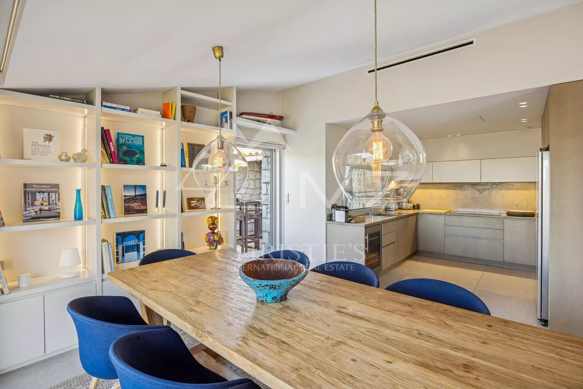 Exceptional apartment-villa in the sought-after Californie district