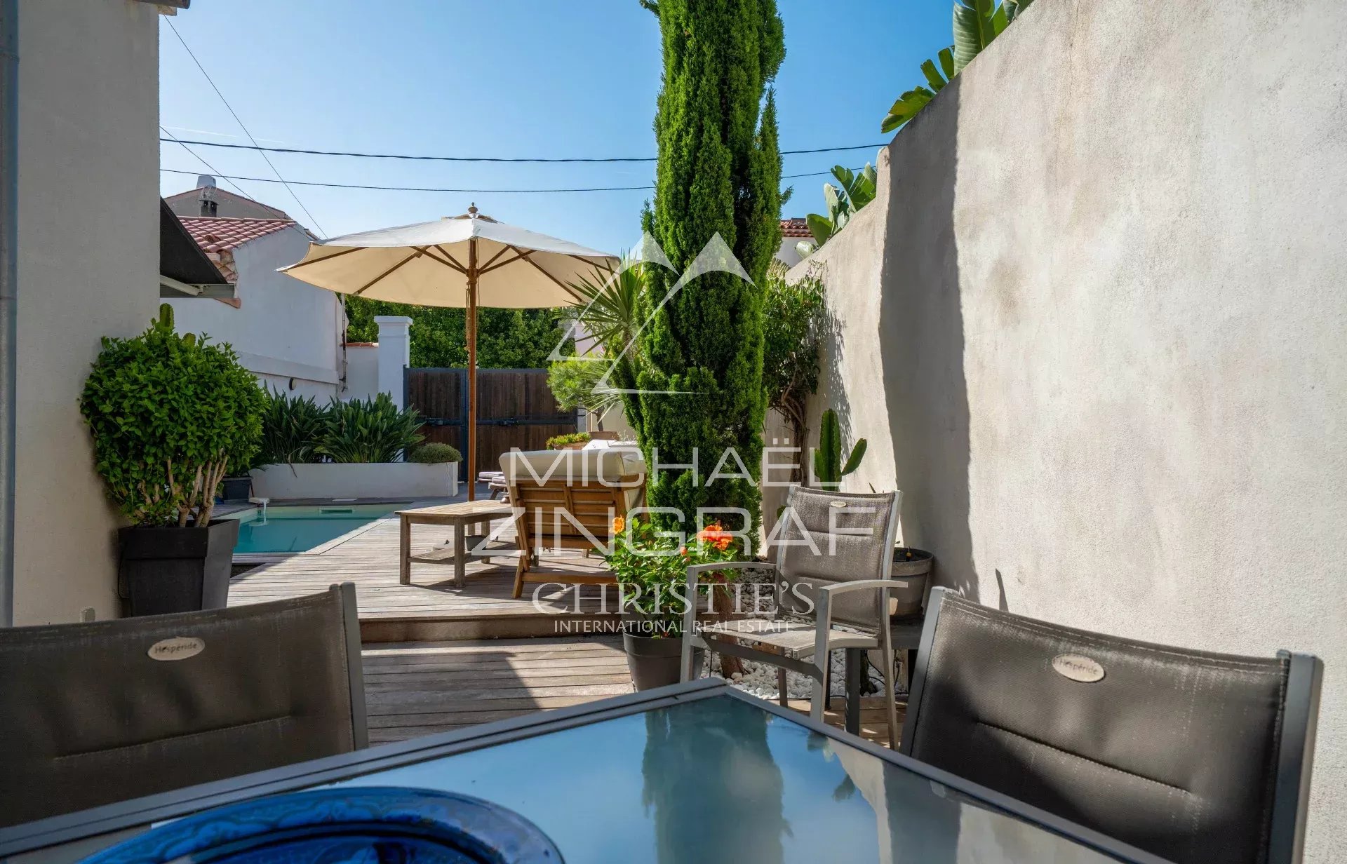 Waterfront house with pool, Montredon, Marseille 8th arrondissement