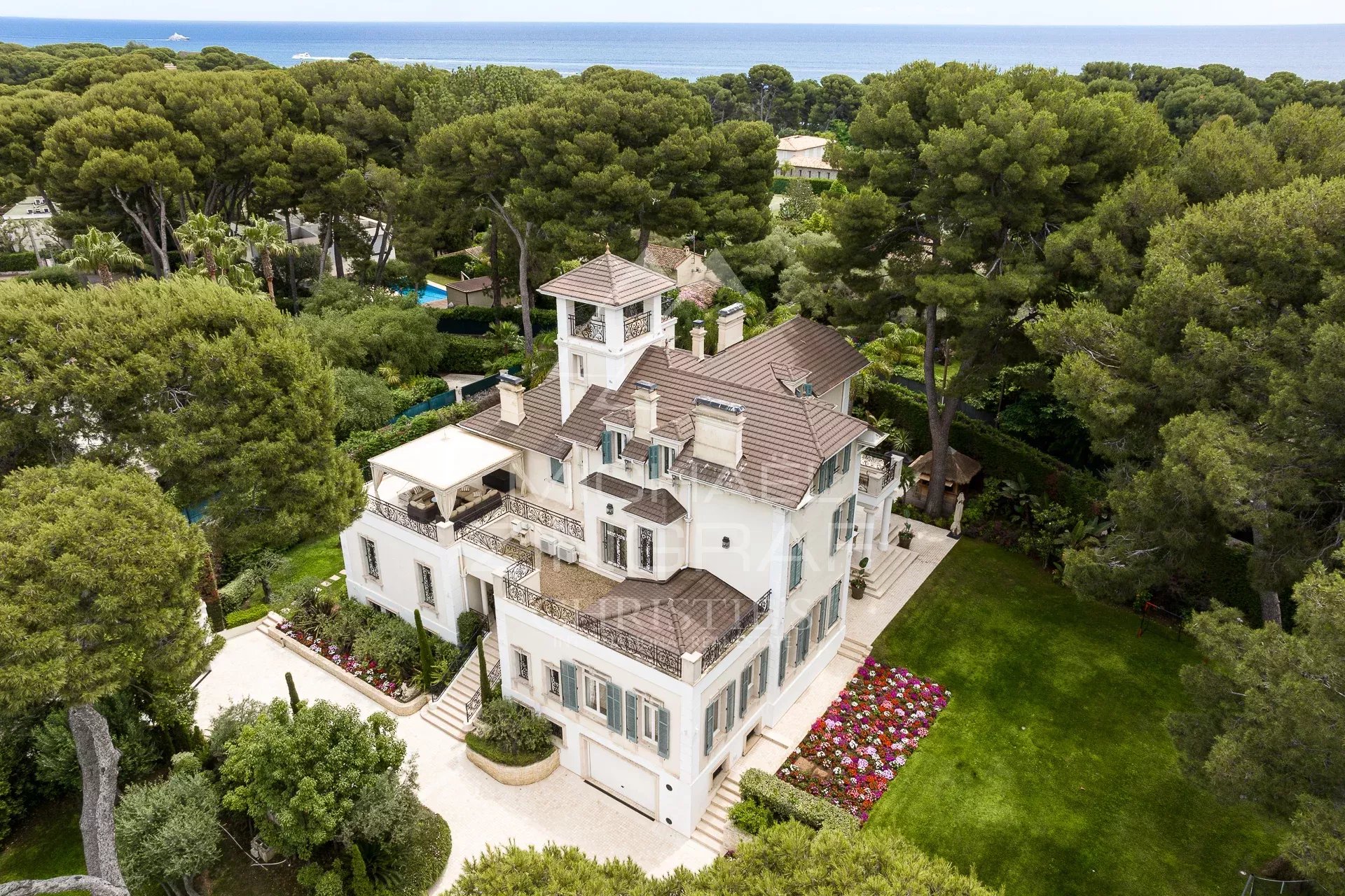 Cap d’Antibes – Prächtige Belle-Époque-Villa in einer privaten Domäne