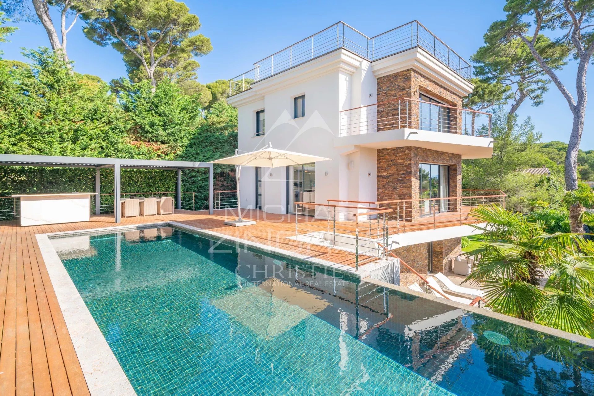 Modern renovierte Villa nahe der Strände von Garoupe