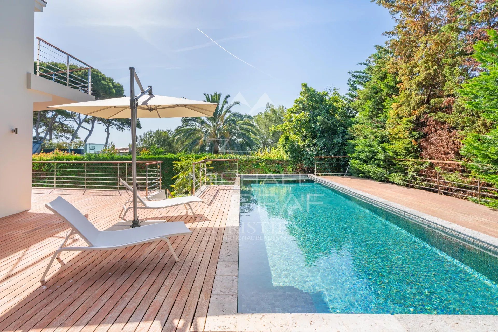 Modern renovierte Villa nahe der Strände von Garoupe