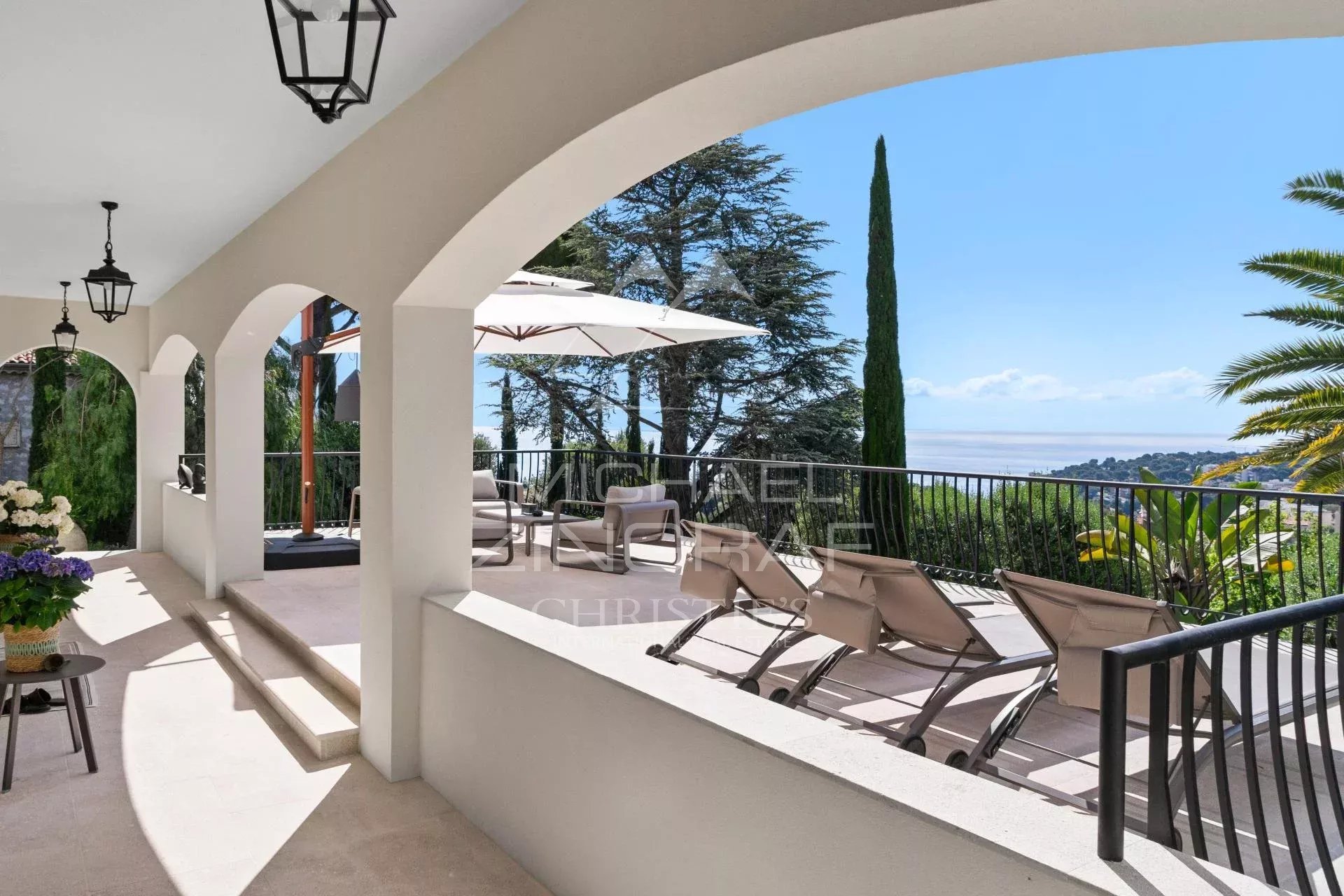 Roquebrune-Cap-Martin - Brand-new villa next to Monaco