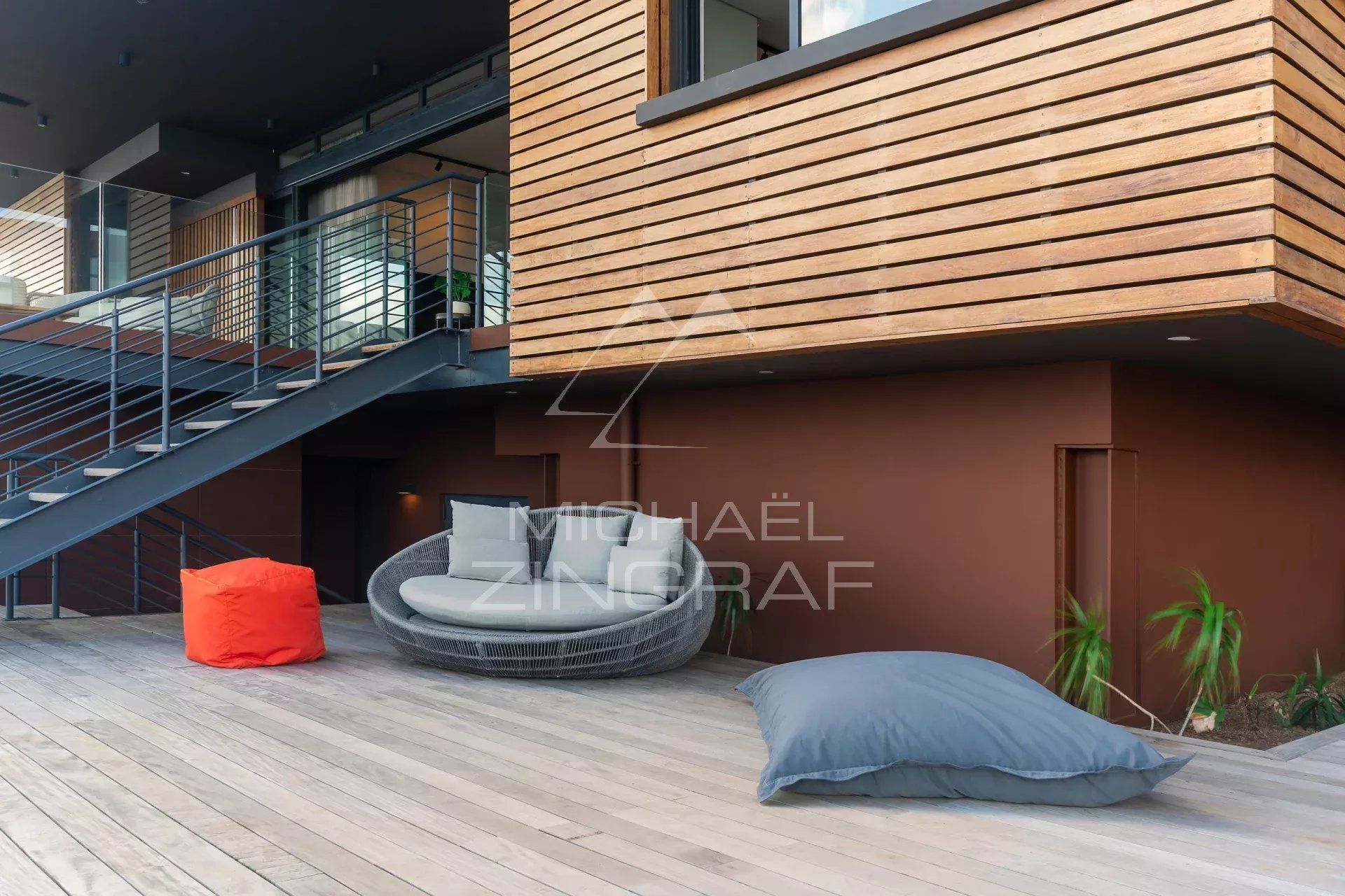 Puppen 5 -Bedroom Villa - Black Riviere