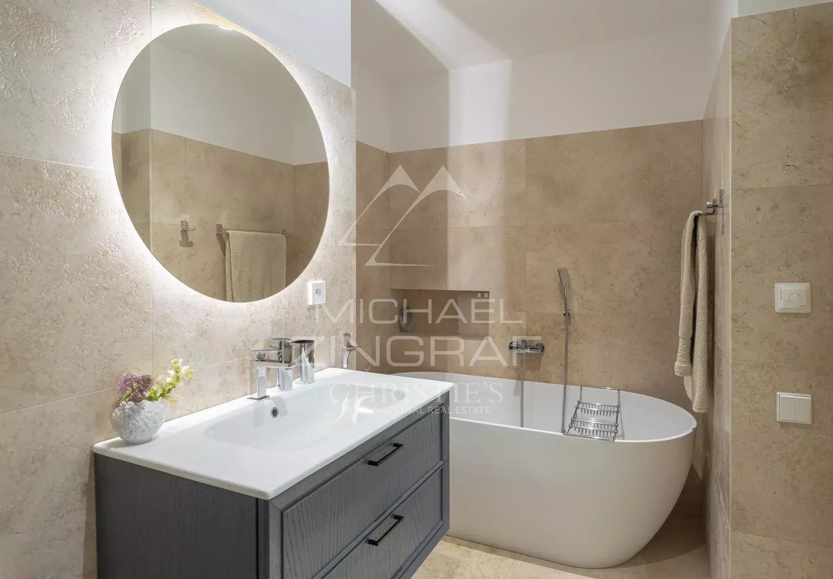 Roquebrune-Cap-Martin - Brand-new villa next to Monaco