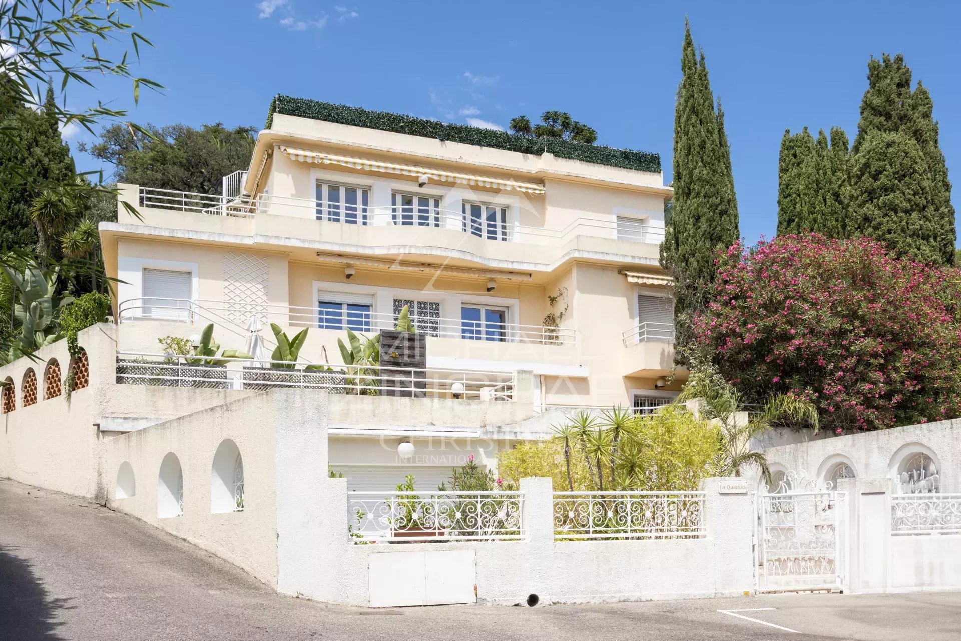 Cannes - Beautiful, quiet apartment with terrace, garden and sea view