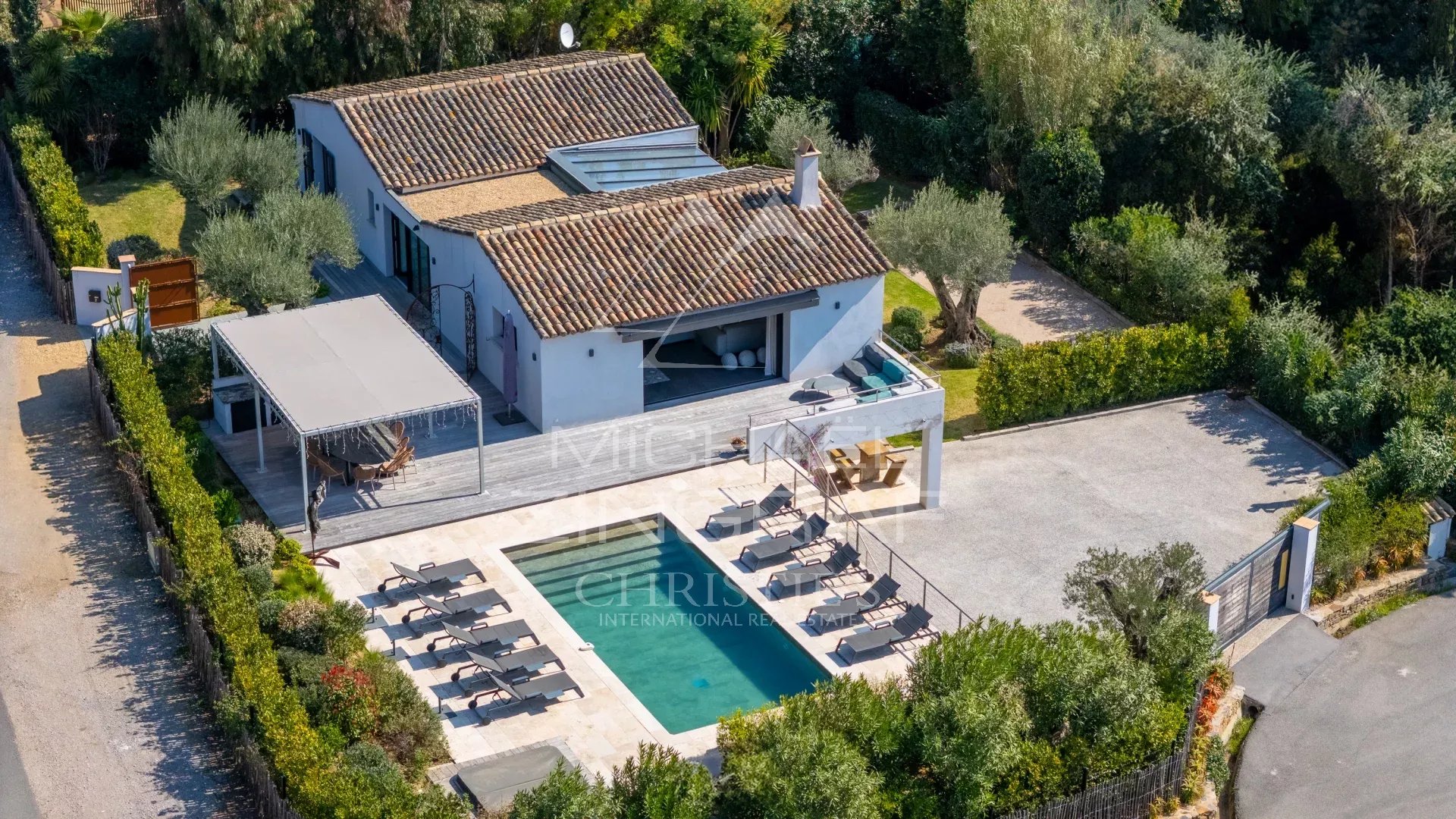 Gigaro, außergewöhnliches Haus in einer privaten Wohnanlage, nur wenige Gehminuten von den Stränden von Gigaro entfernt