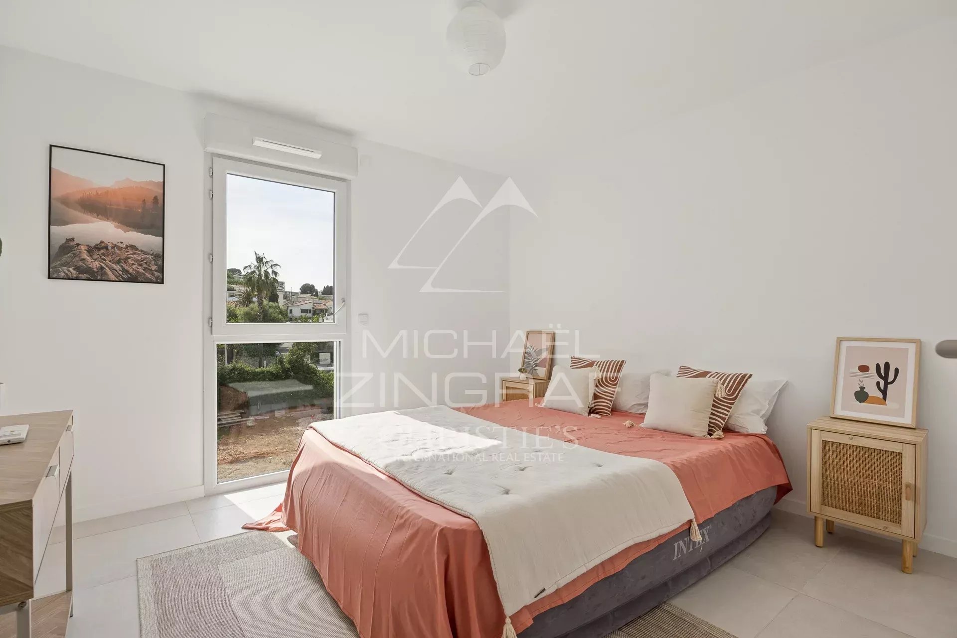 ANTIBES – DUPLEX DERNIER ÉTAGE – TERRASSES SUD – RÉSIDENCE RECENTE