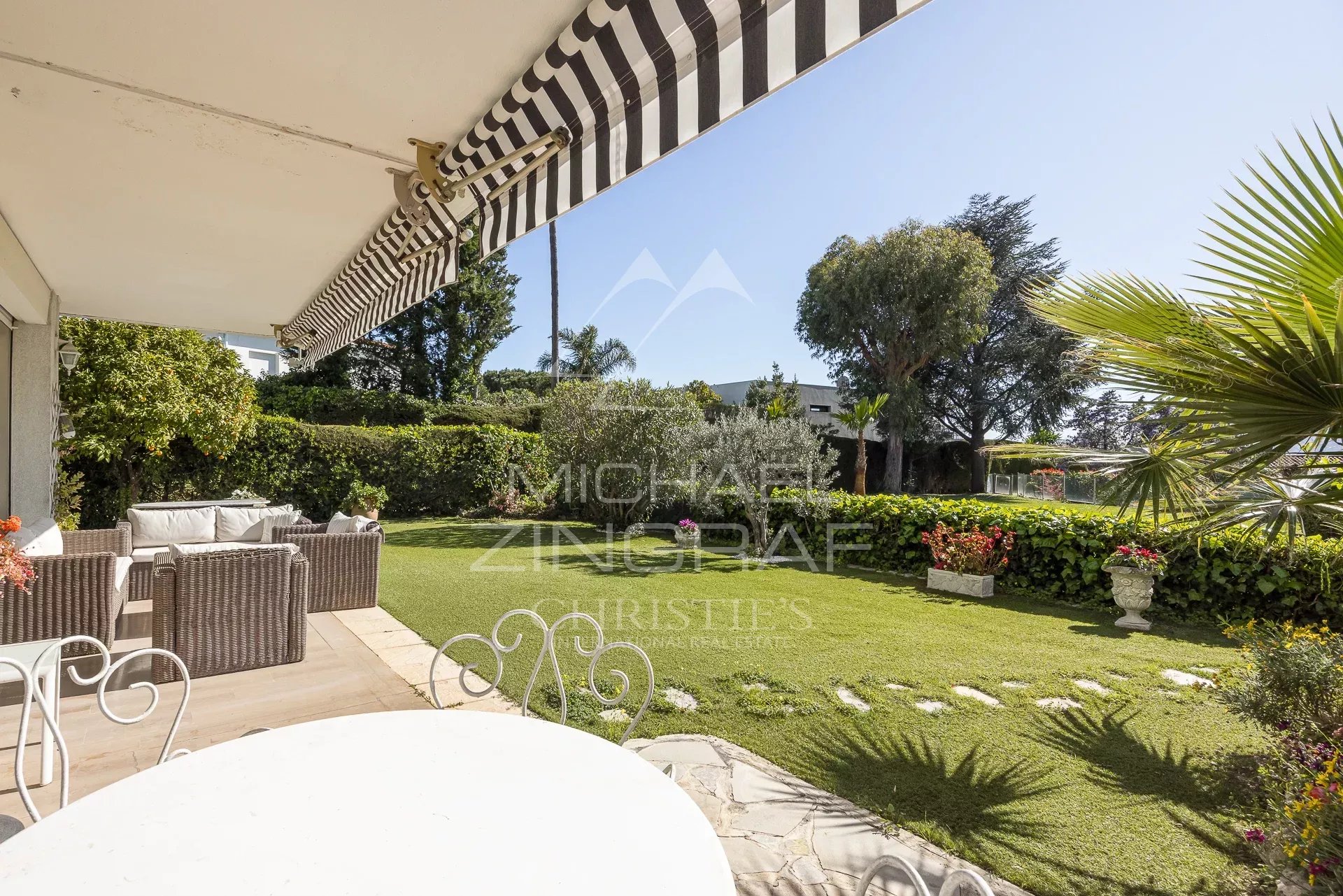 Cannes Croix des Gardes, 3-Zimmer-Wohnung mit eigenem Garten