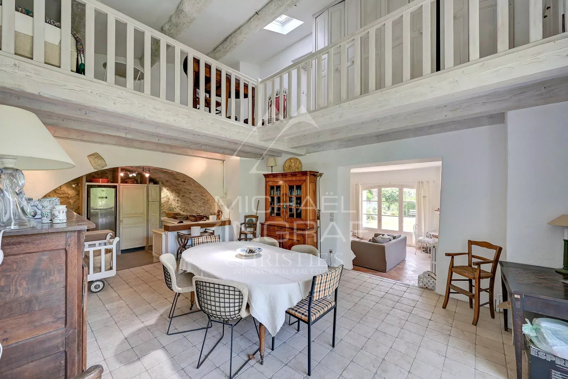 Authentic farmhouse in the heart of the Luberon