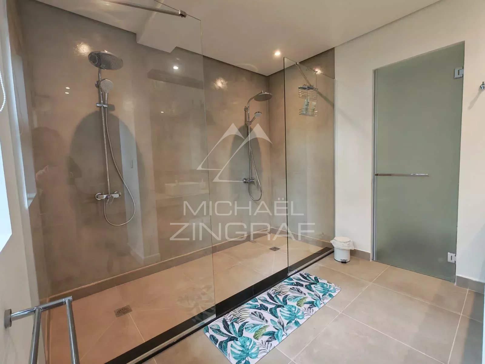 3-Bedroom En Suite Duplex in Pointe aux Canonniers