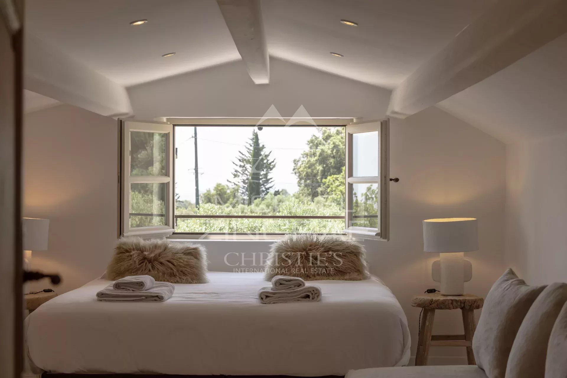 Gordes -  Splendide maison avec vue