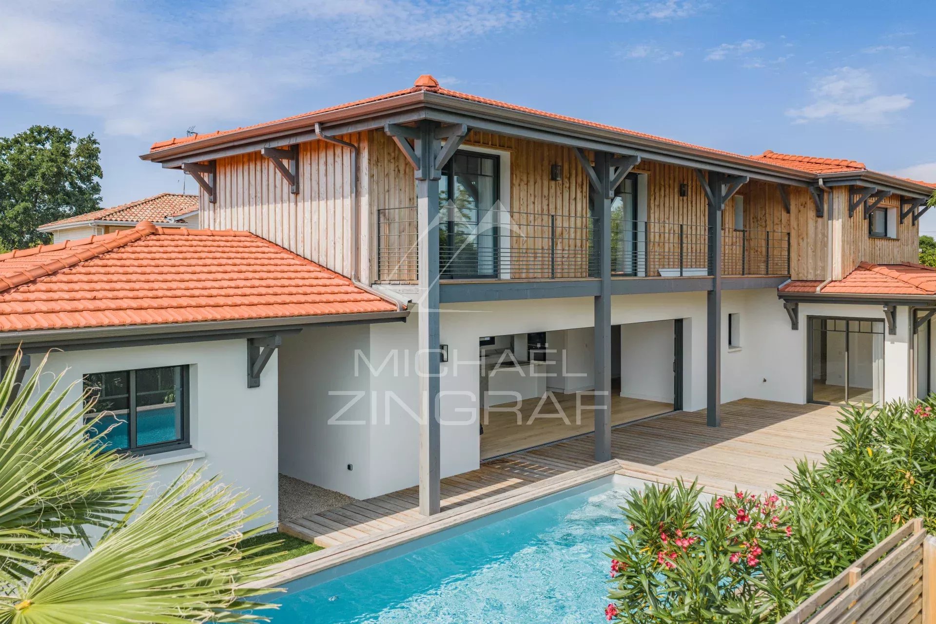 LA TESTE DE BUCH PROCHE COMMERCES - VILLA DE 6 PIÈCES AVEC PISCINE