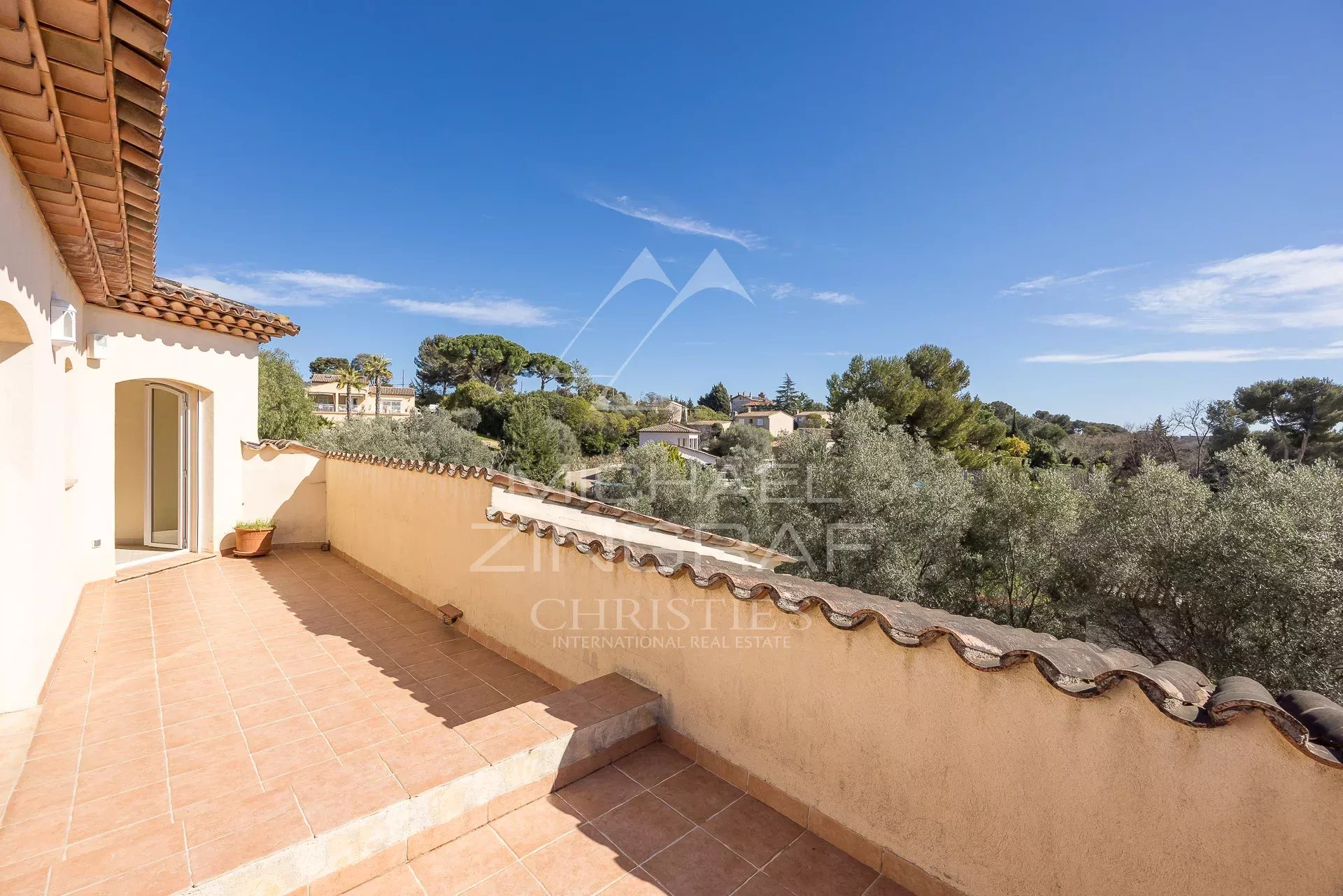 Antibes - Villa - Gated estate