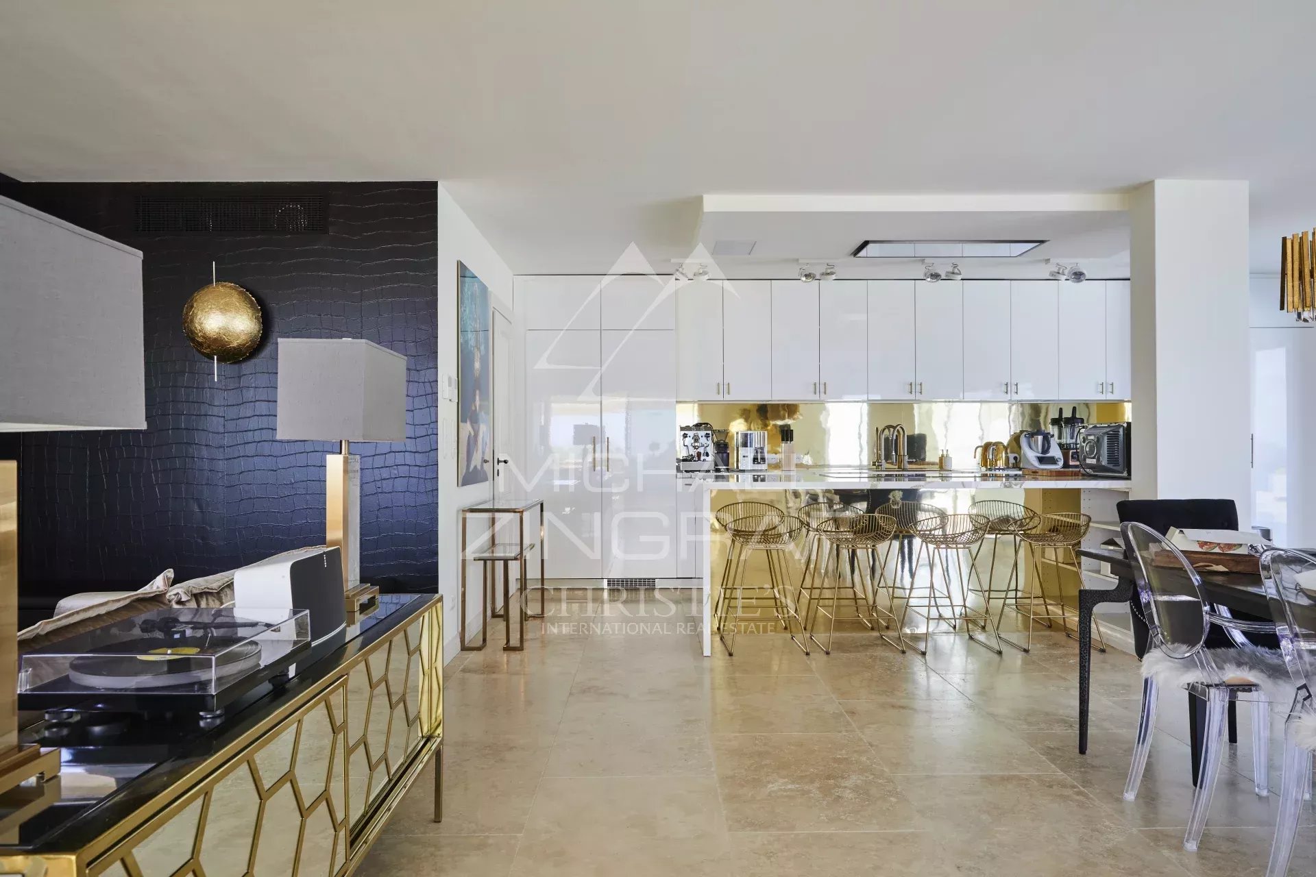 Tourrettes-sur-Loup - Bastide provençale avec vue mer - 4/5 chambres