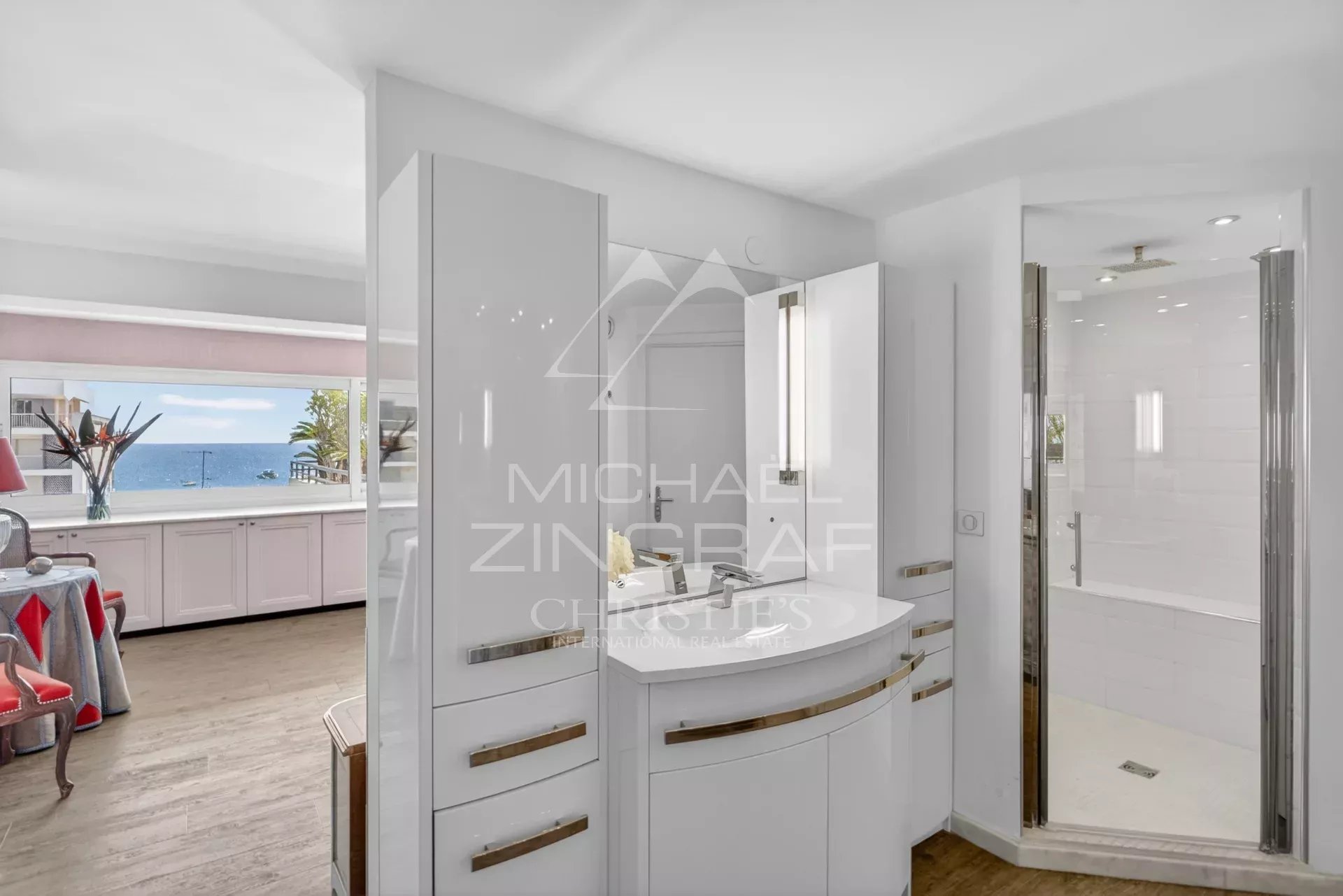 EXCLUSIVITE-CANNES APPARTEMENT D'EXCEPTION  DANS UNE RESIDENCE DE STANDING