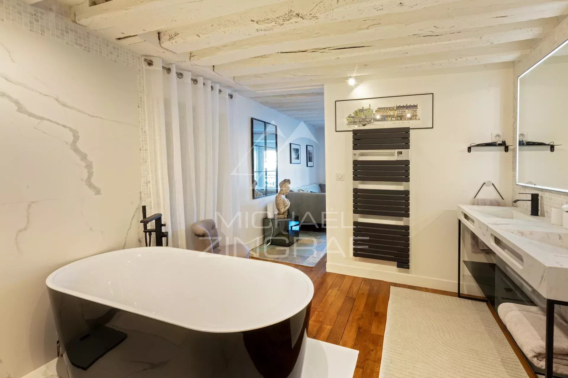 A vendre - Quai Voltaire - 2 suites - Parfait état - Vue Scène