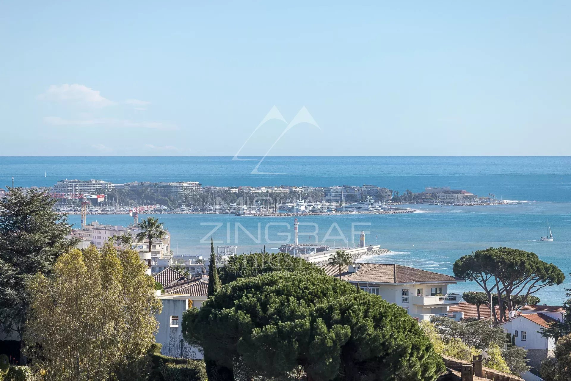 OFF MARKET - CANNES CROIX DES GARDES – LETZTE ETAGE – 3-ZIMMER-WOHNUNG MIT PANORAMAMERSAUSSICHT – POOL