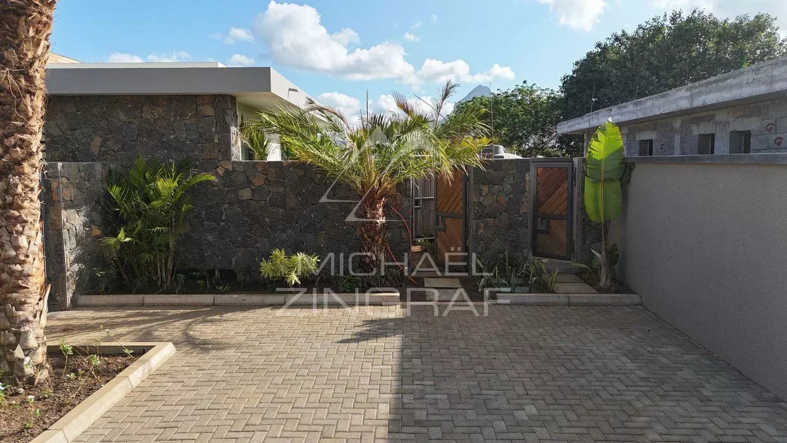 VILLA CONTEMPORAINE EN REVENTE – ÉCO SAVANAH, RIVIERE NOIRE