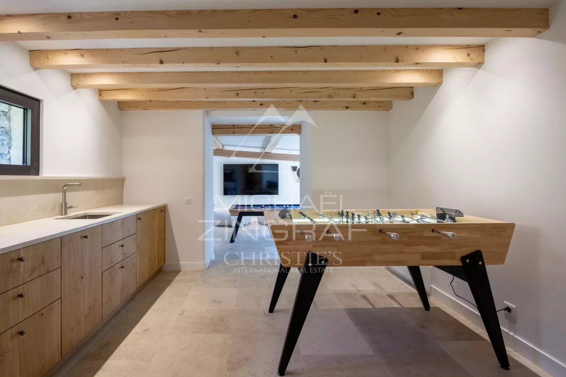 Proche Valbonne – Superbe propriété entièrement rénovée – 5 chambres