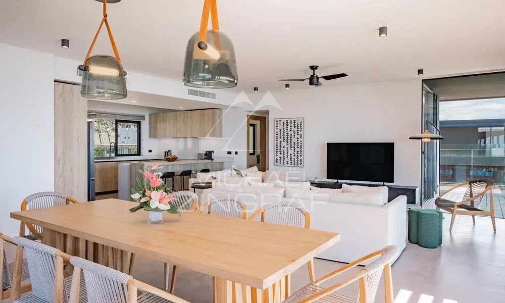 Puppen 4 -Bedroom Villa - Black Riviere