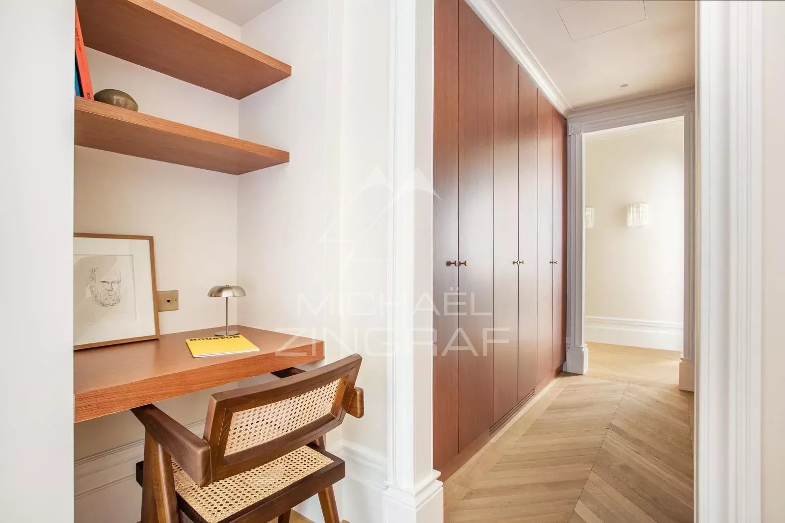 To sell - 3 Mastersuites - Perfect condition  - Odéon