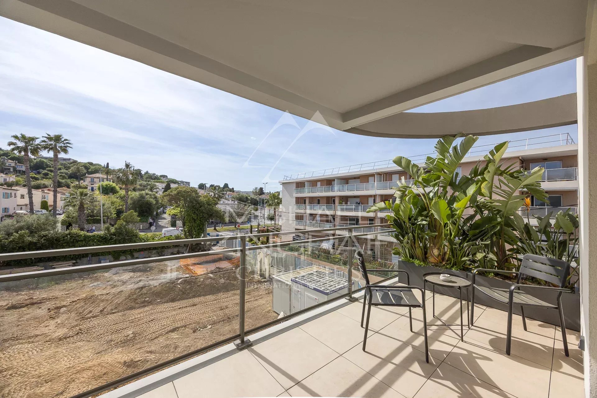 ANTIBES – BIEN D’EXCEPTION – DUPLEX LUMINEUX – TERRASSES – RÉSIDENCE RECENTE