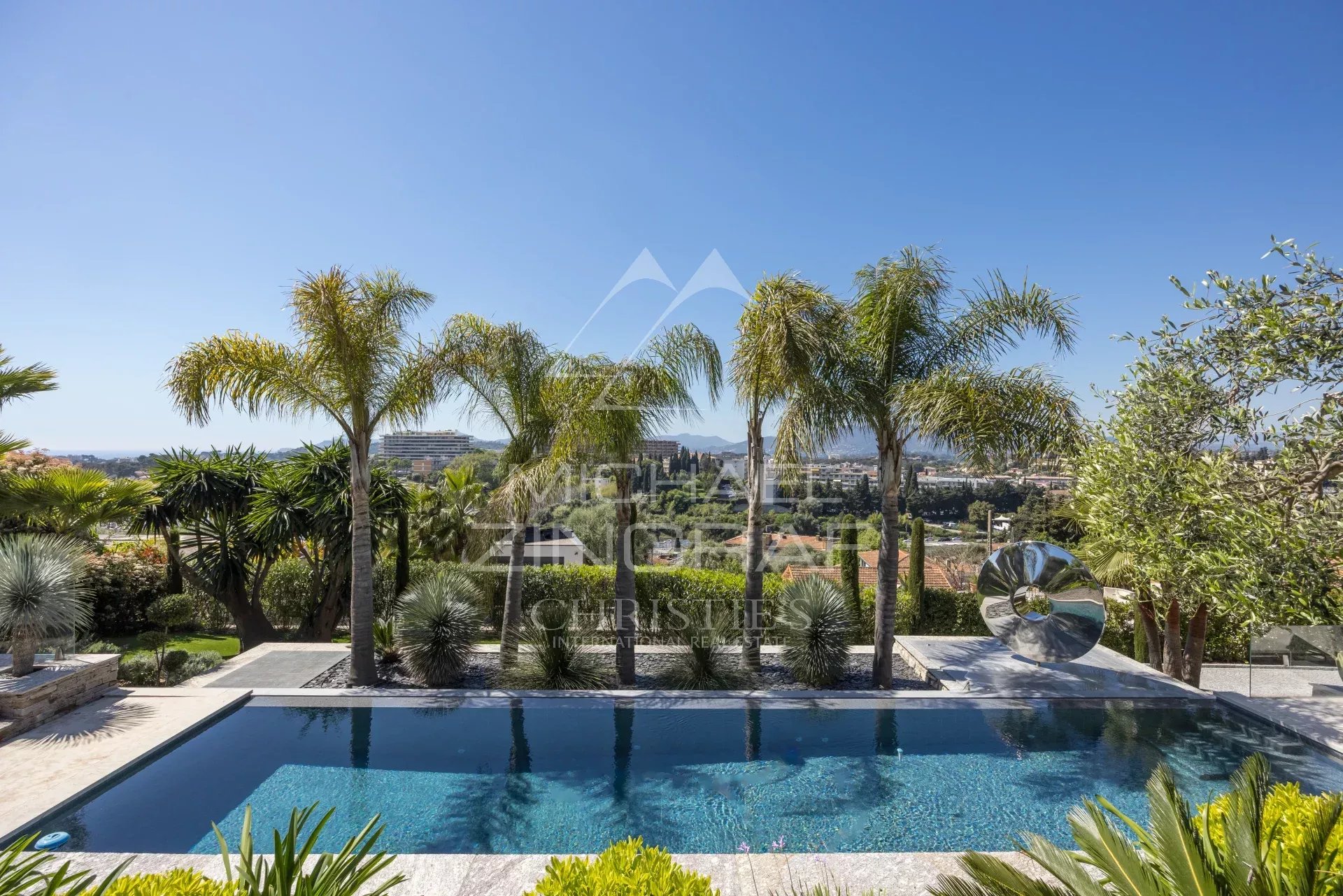 Contemporary Villa - Panoramic view
