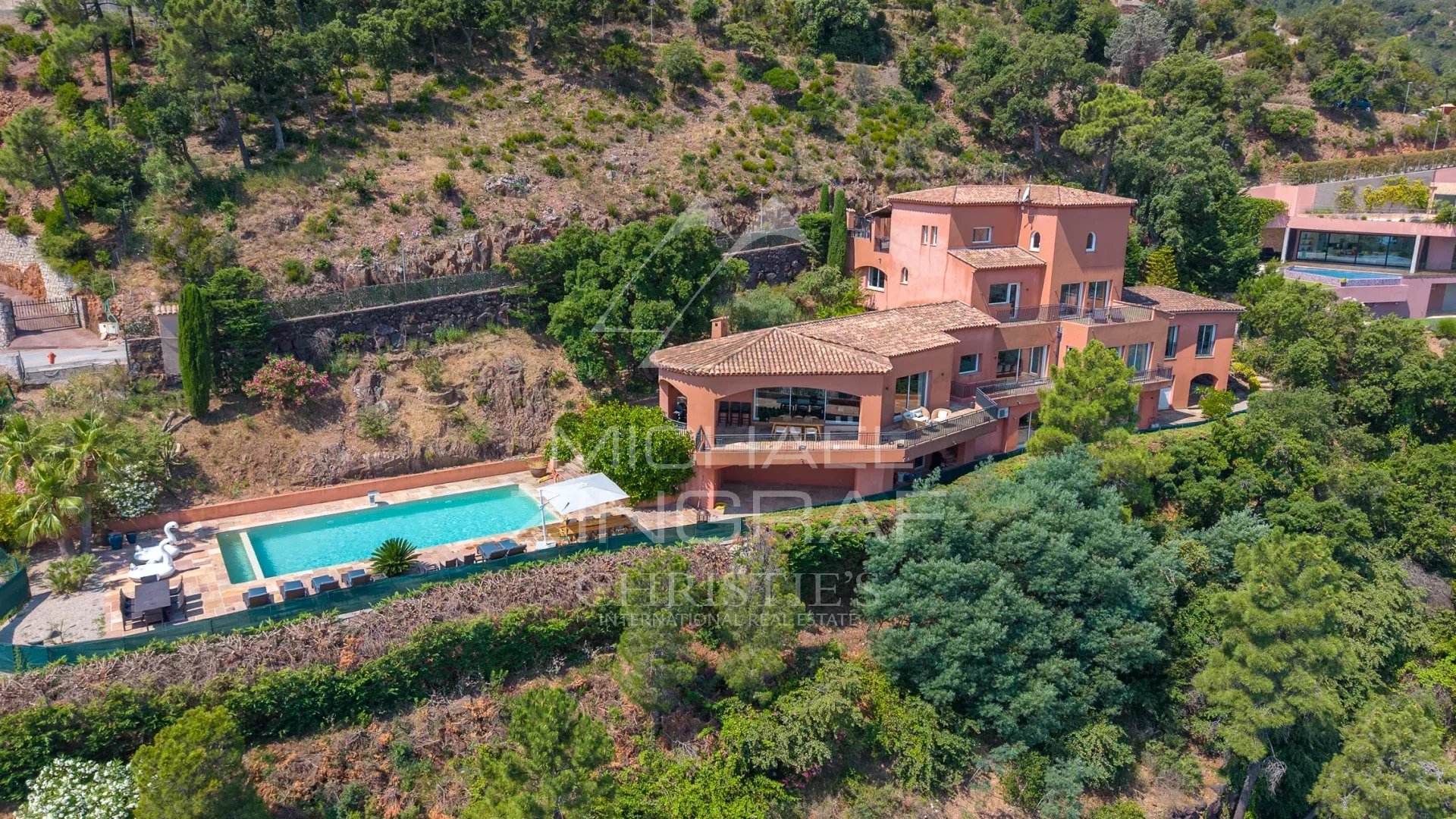 Close to Cannes - Family home