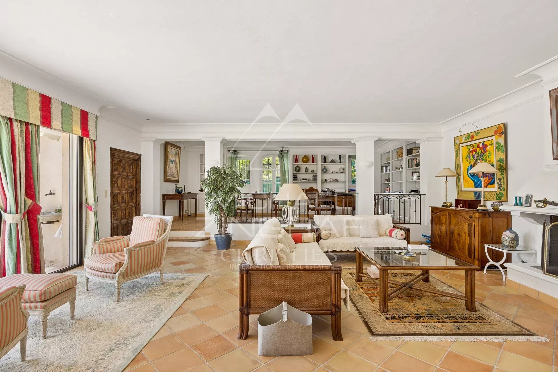 Charmante villa au calme à pied du village de Vence