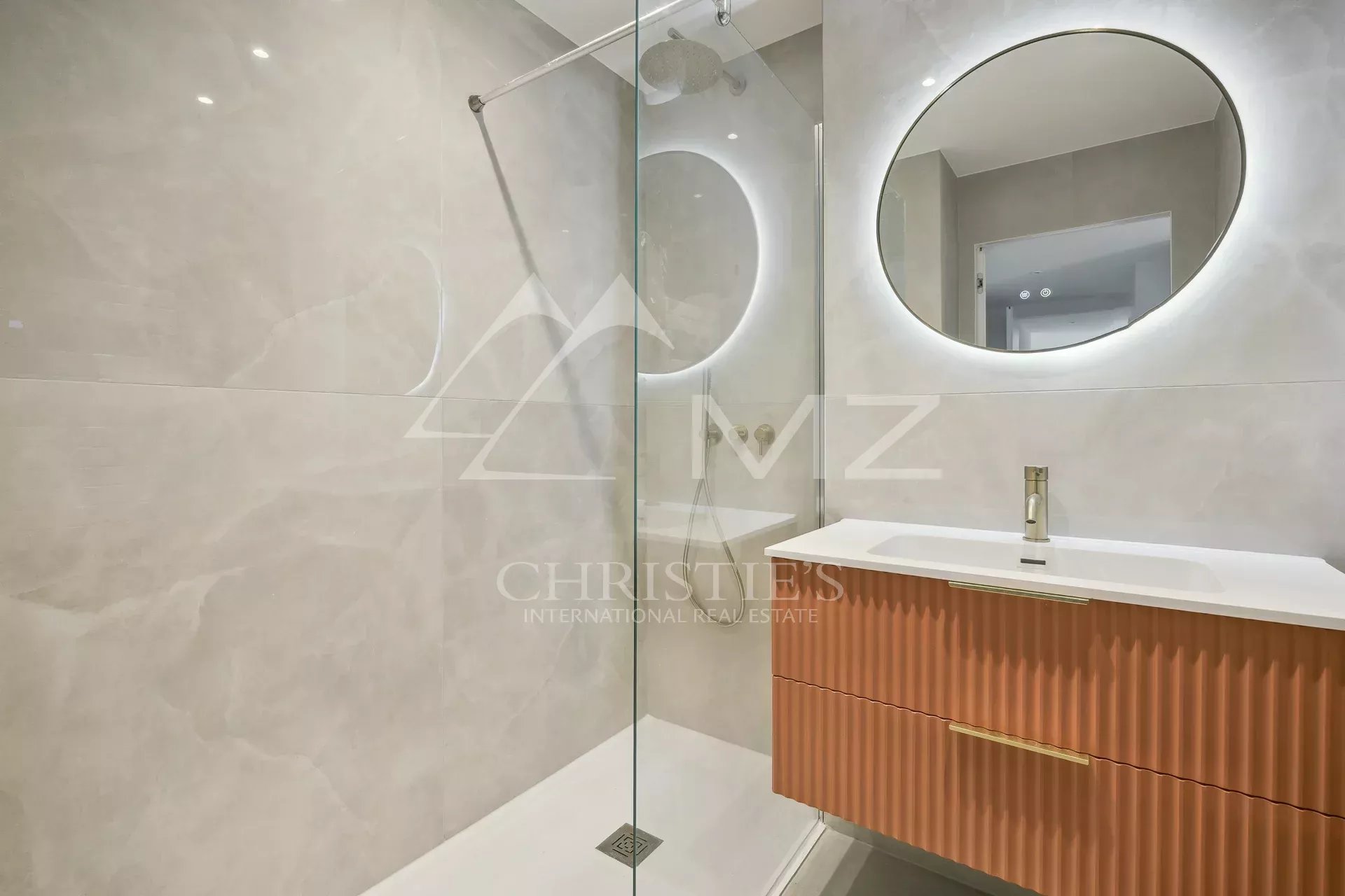 À vendre : Le Cannet collines, exceptionnel 4 pièces en dernier étage