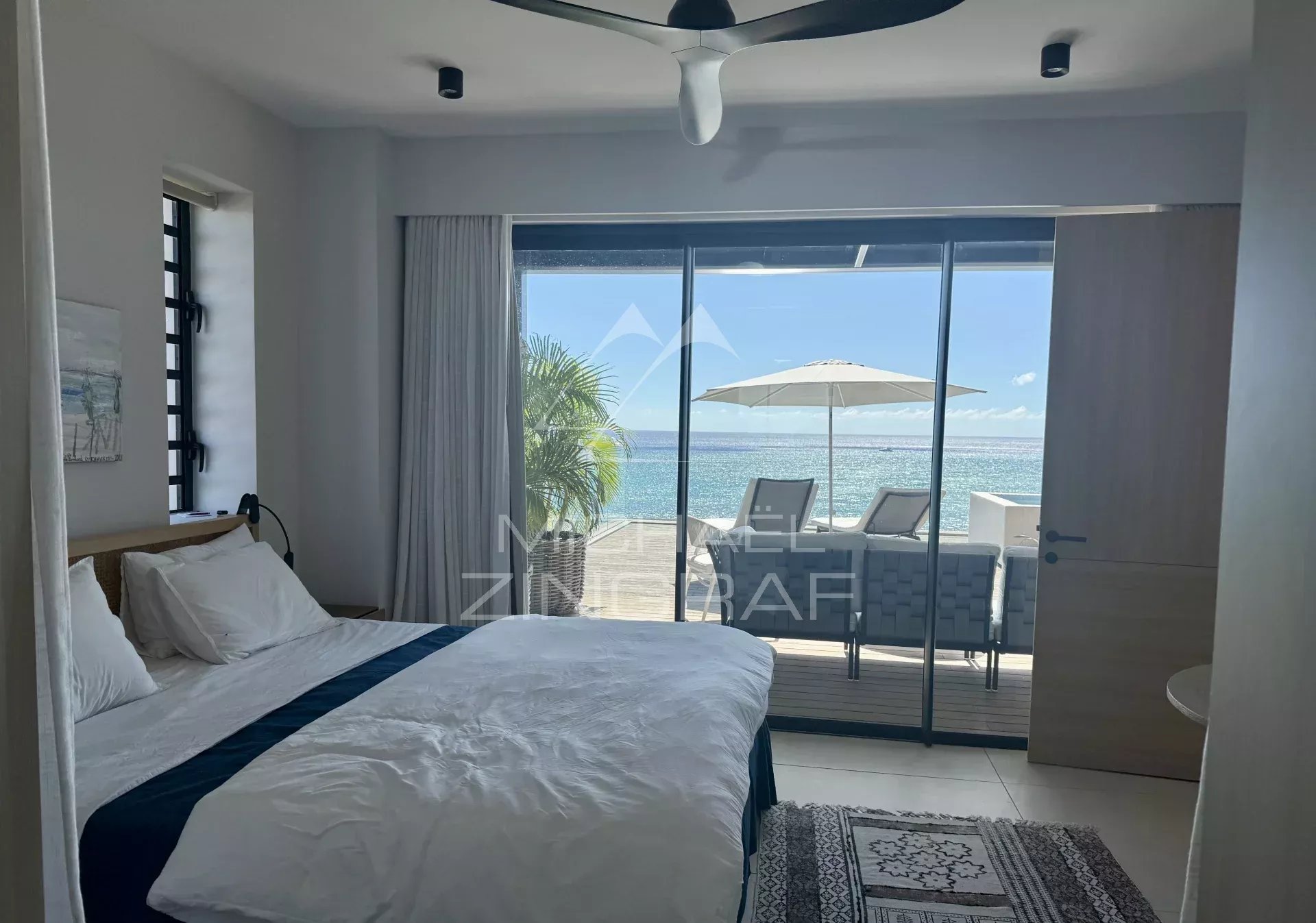Luxury Penthouse with Sea Views – Pointe aux Canonniers