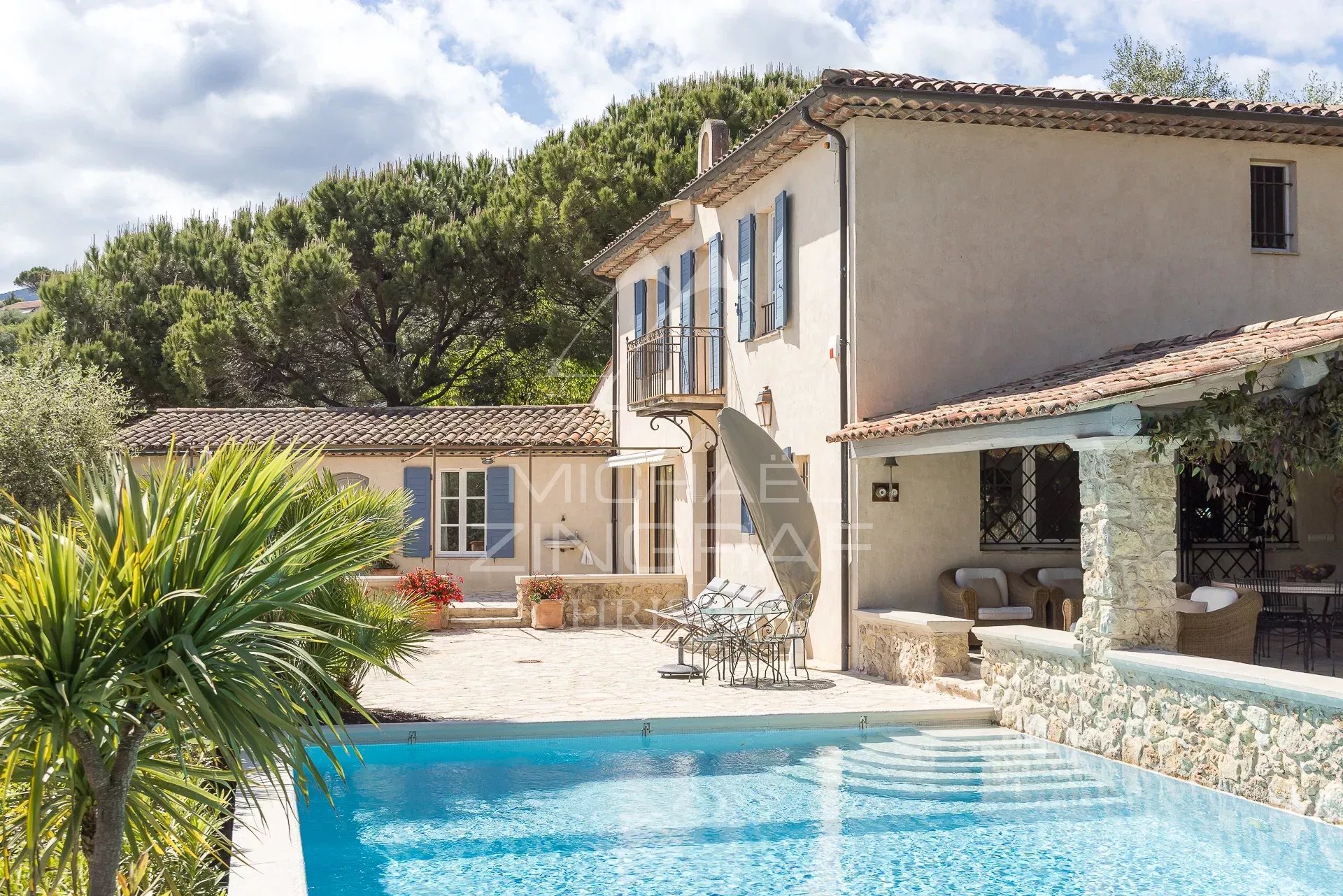 Charmante villa au calme à pied du village de Vence