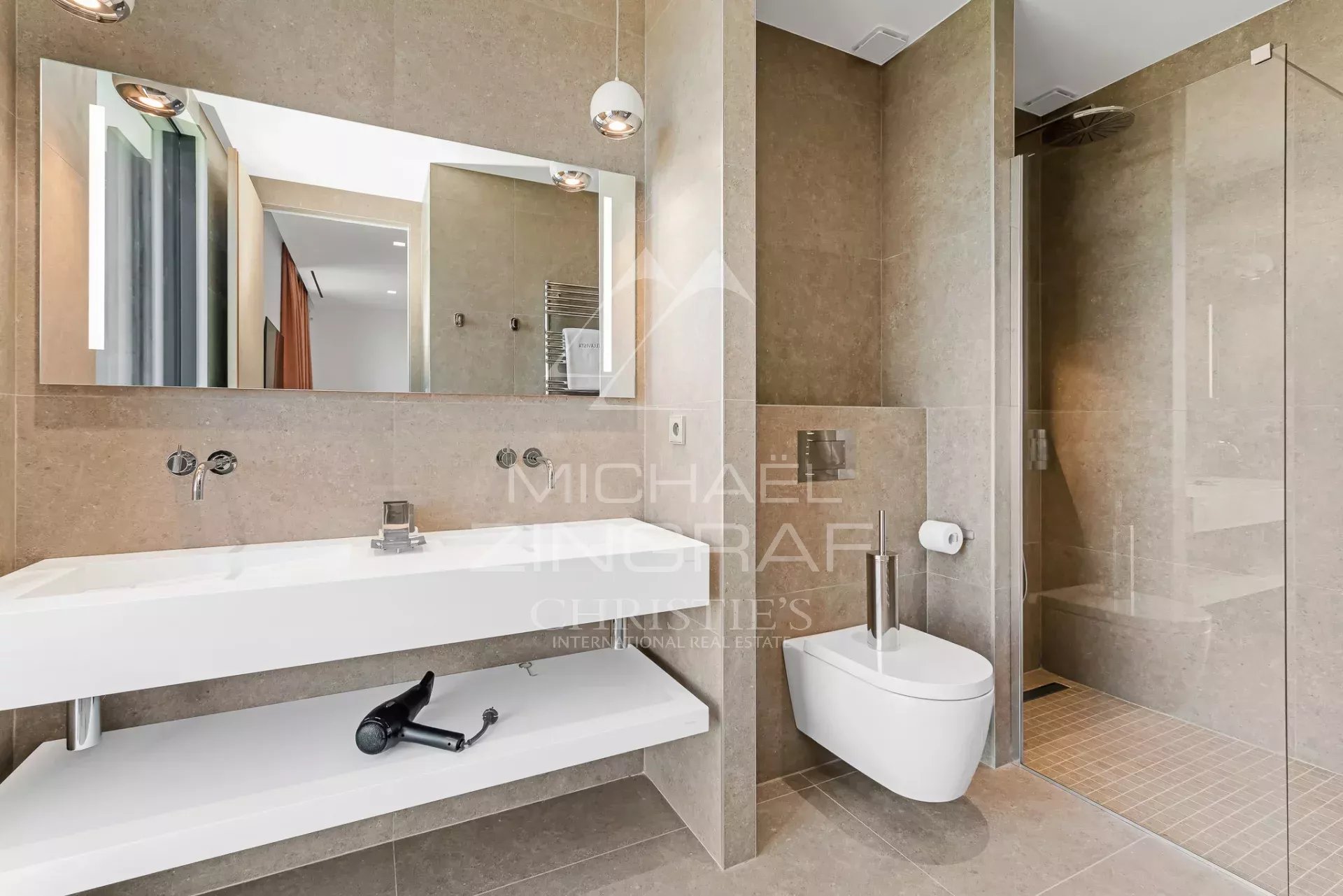 Saint-Tropez – Villa contemporaine d’exception avec vue mer panoramique