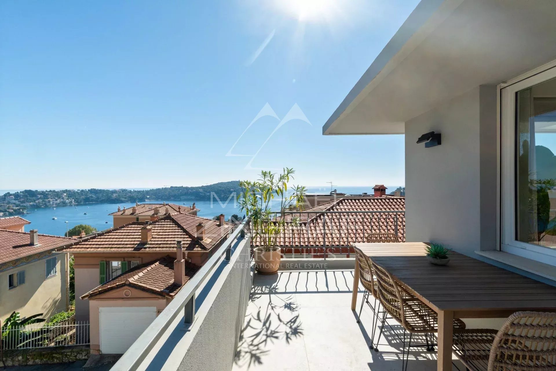 Appartement dernier étage d’exception avec toit-terrasse et vue mer