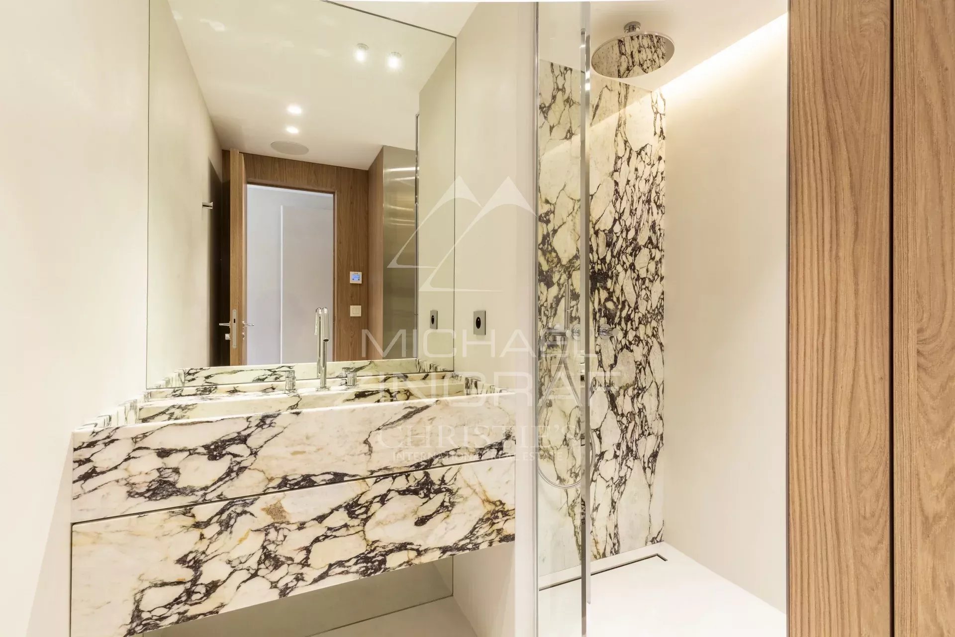 Cannes Croisette – 3-Zimmer-Wohnung – Terrasse – Meerblick