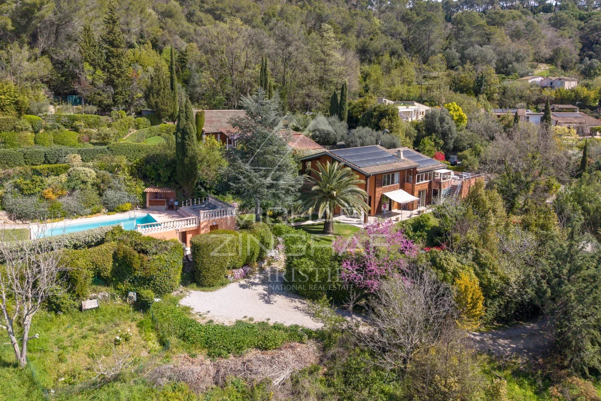 Mougins - Écrin de verdure au calme absolu