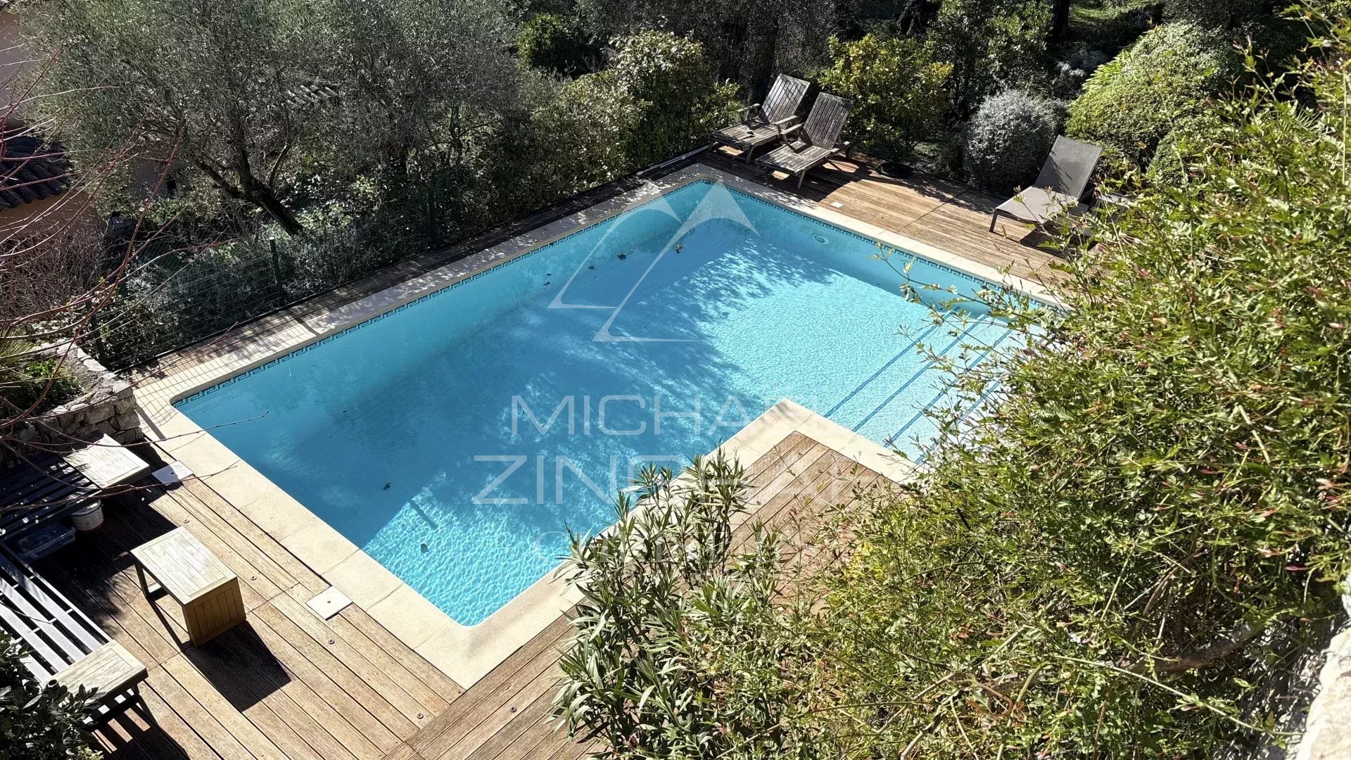 Authentique mas provençal avec vue mer