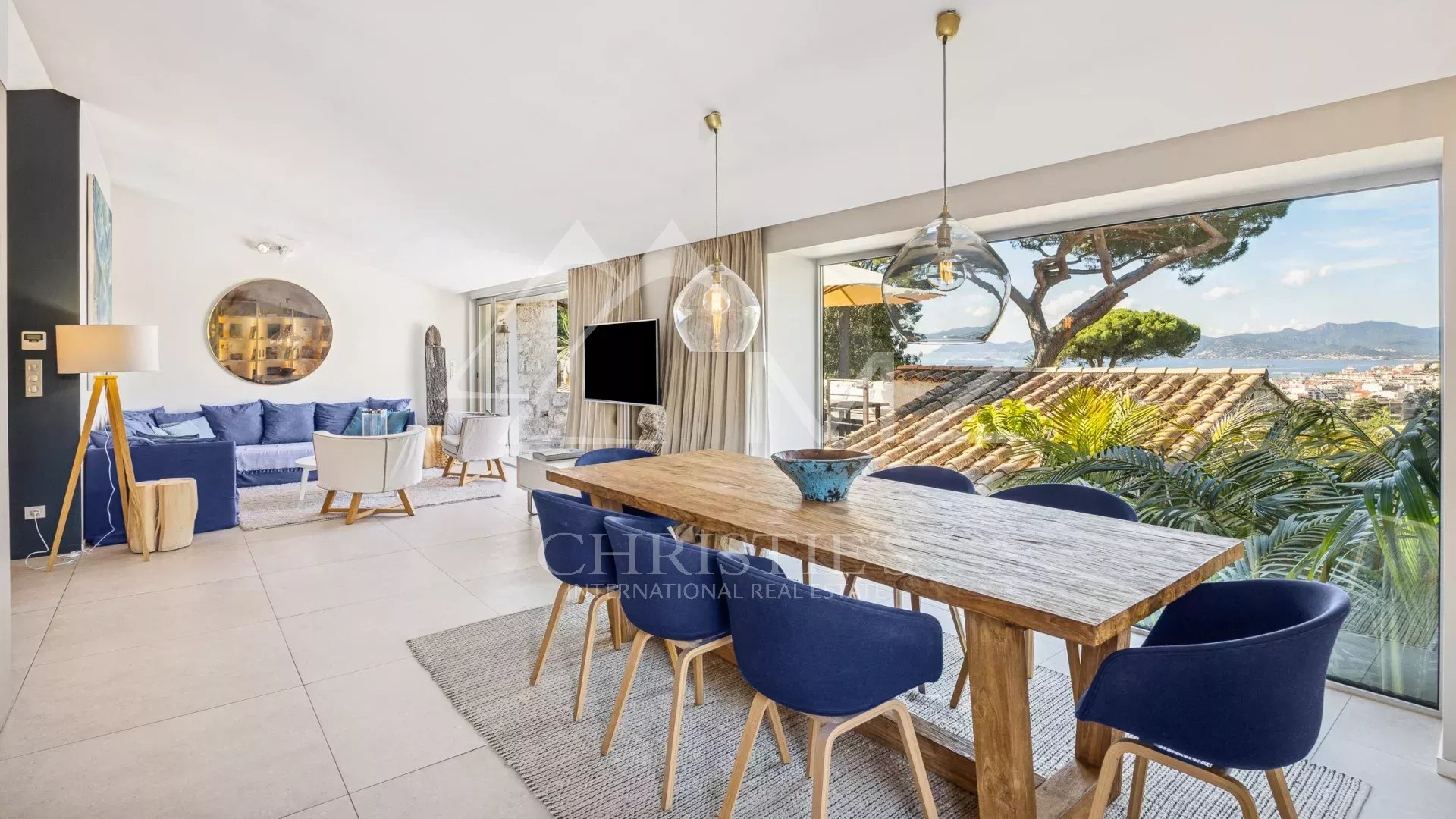 Exceptional apartment-villa in the sought-after Californie district