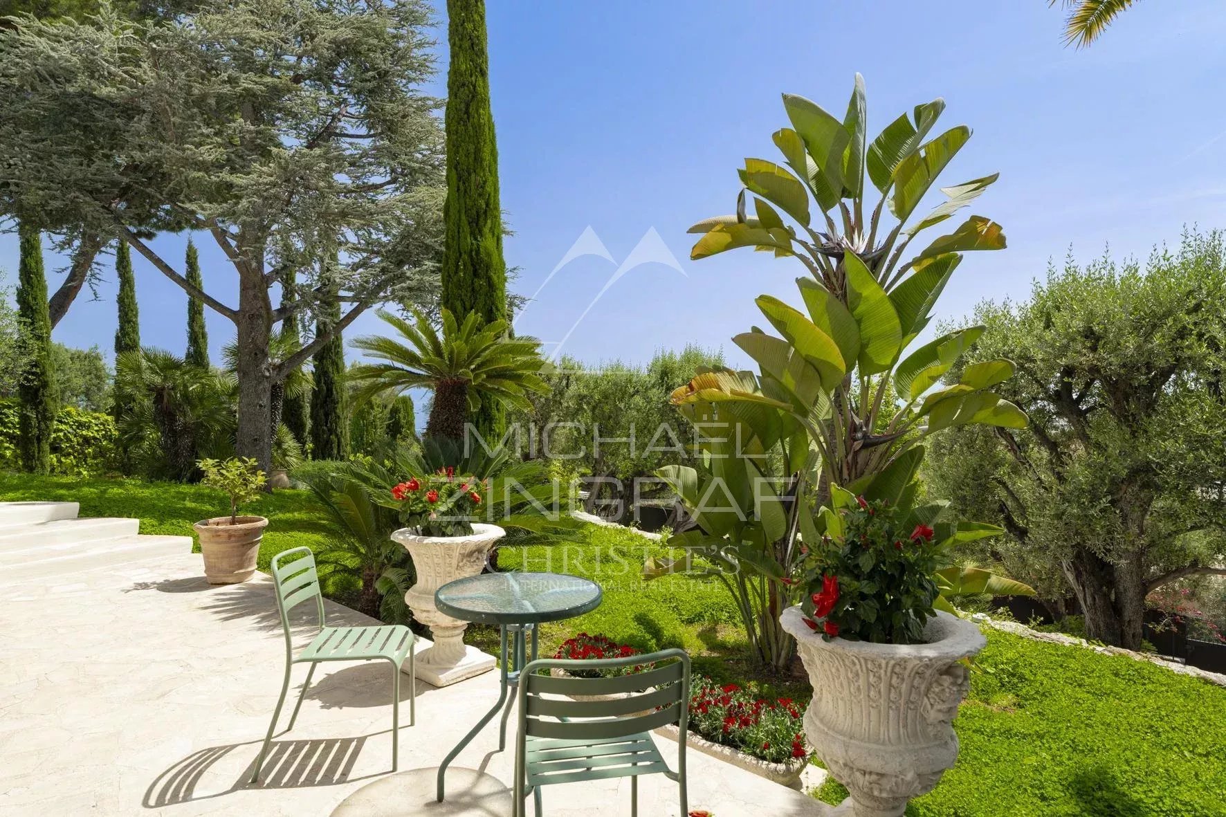 Roquebrune-Cap-Martin - Brand-new villa next to Monaco